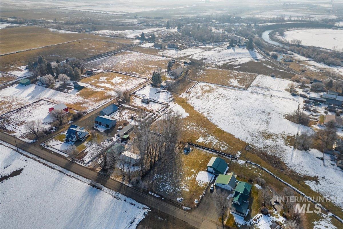 495 E Bridge St, Midvale, Idaho 83645, 4 Bedrooms, 2 Bathrooms, Residential For Sale, Price $585,000,MLS 98966270