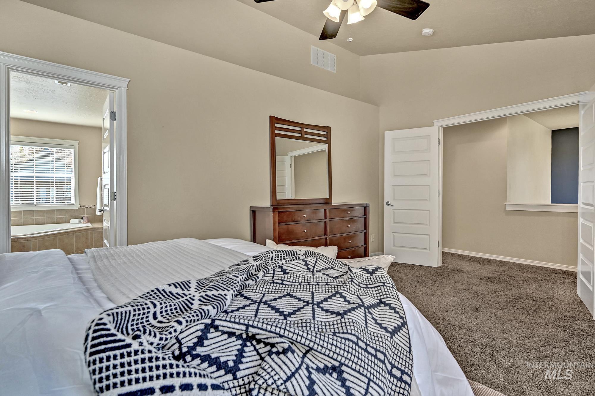 12738 N 11th Avenue, Boise, Idaho 83714, 3 Bedrooms, 2.5 Bathrooms, Residential For Sale, Price $599,900,MLS 98966271