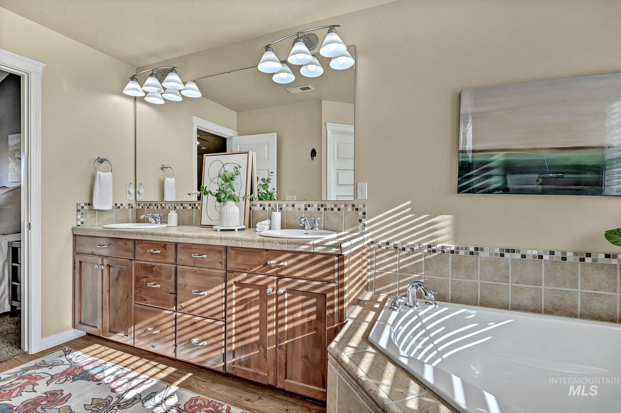 12738 N 11th Avenue, Boise, Idaho 83714, 3 Bedrooms, 2.5 Bathrooms, Residential For Sale, Price $599,900,MLS 98966271