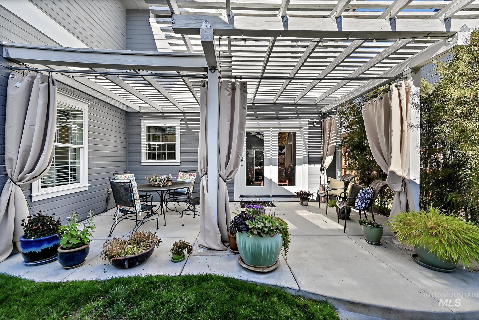 12738 N 11th Avenue, Boise, Idaho 83714, 3 Bedrooms, 2.5 Bathrooms, Residential For Sale, Price $599,900,MLS 98966271