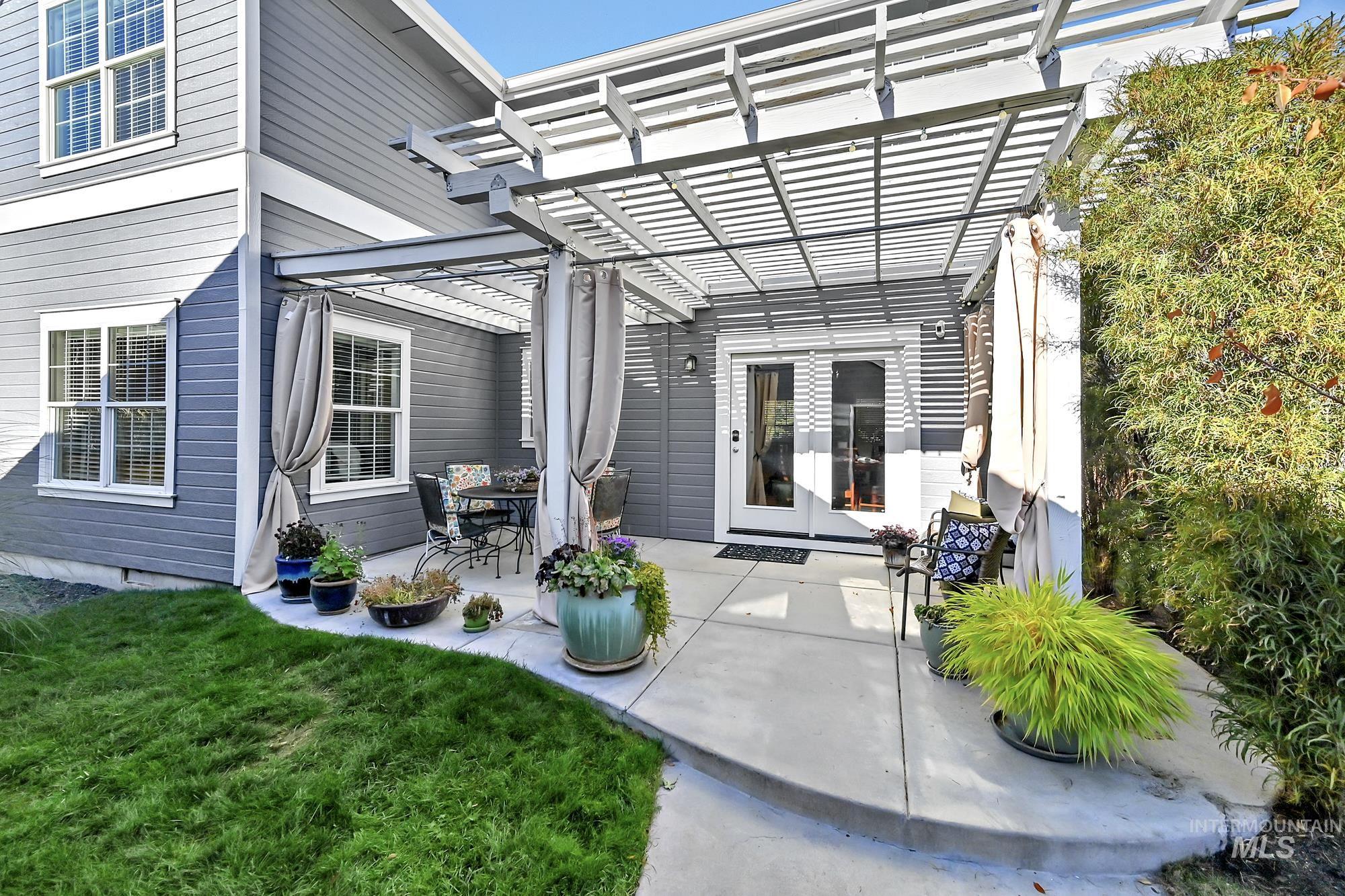 12738 N 11th Avenue, Boise, Idaho 83714, 3 Bedrooms, 2.5 Bathrooms, Residential For Sale, Price $599,900,MLS 98966271