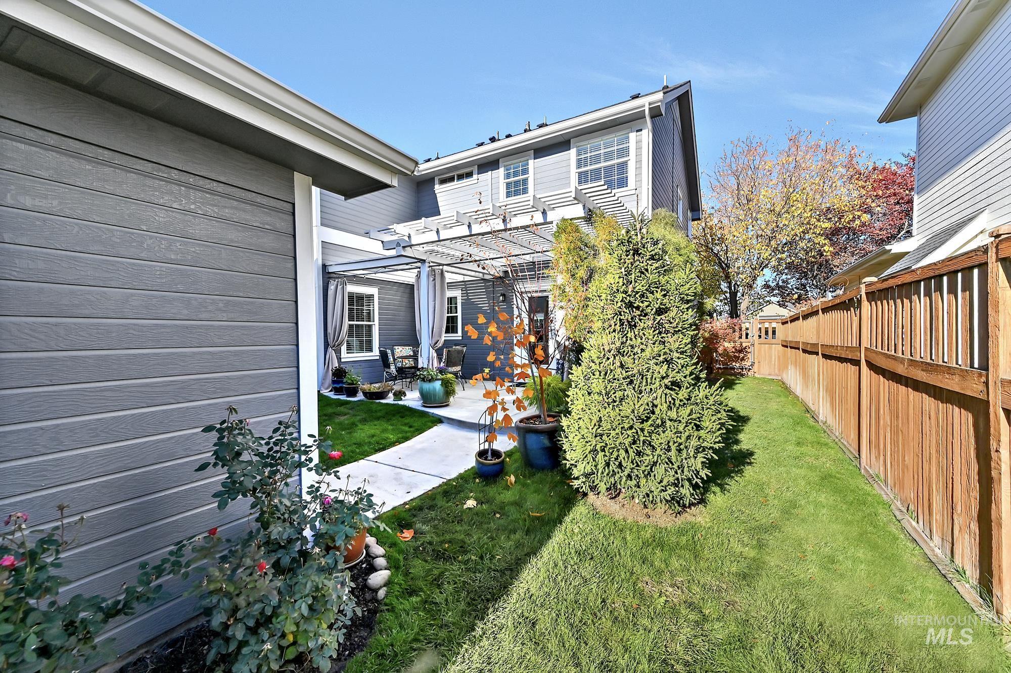 12738 N 11th Avenue, Boise, Idaho 83714, 3 Bedrooms, 2.5 Bathrooms, Residential For Sale, Price $599,900,MLS 98966271