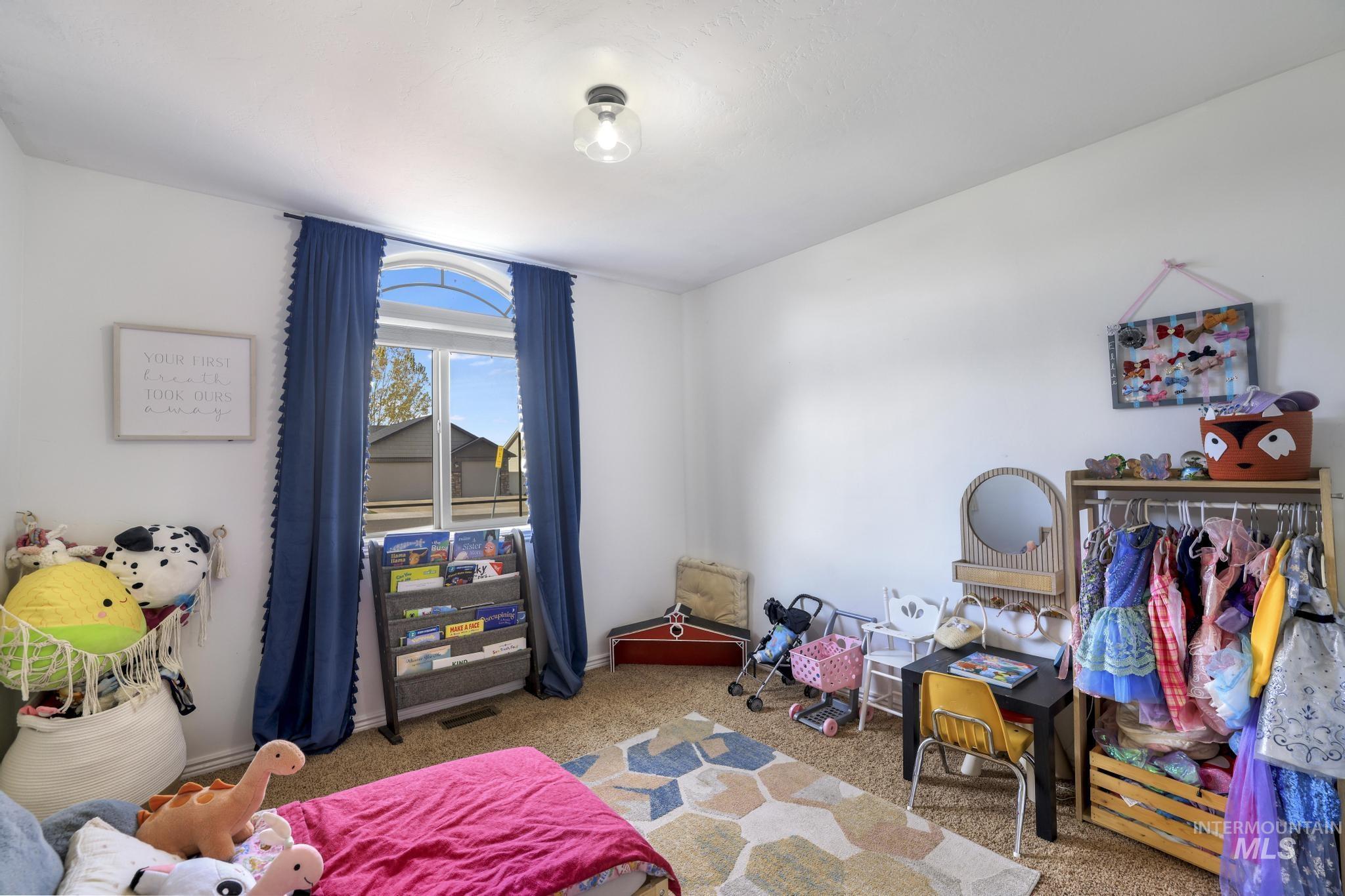 341 Camas Meadows Way, Kimberly, Idaho 83341, 3 Bedrooms, 2 Bathrooms, Residential For Sale, Price $390,000,MLS 98966295