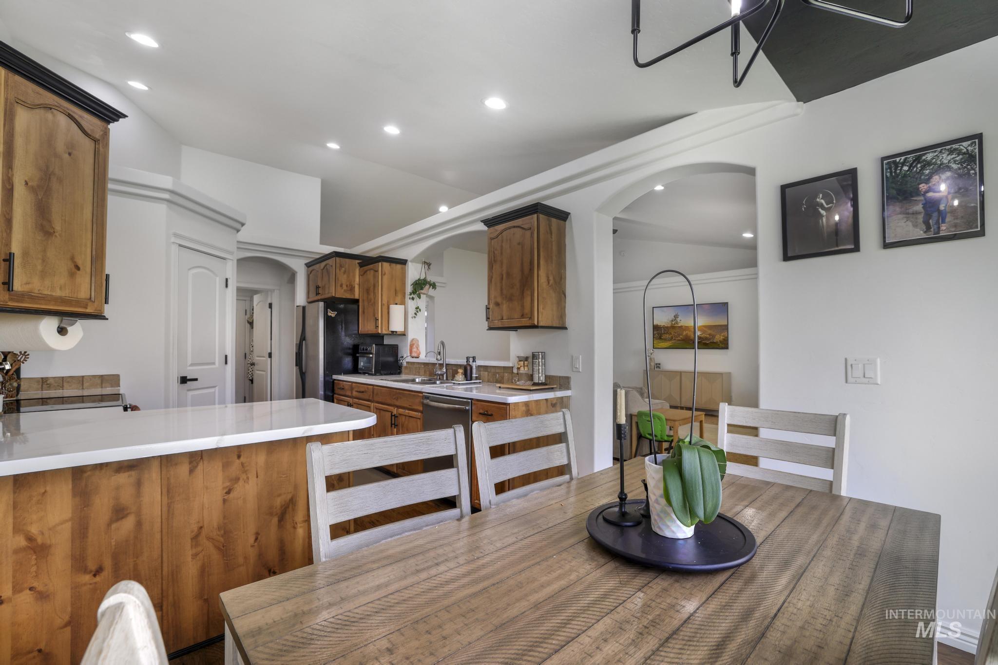 341 Camas Meadows Way, Kimberly, Idaho 83341, 3 Bedrooms, 2 Bathrooms, Residential For Sale, Price $390,000,MLS 98966295