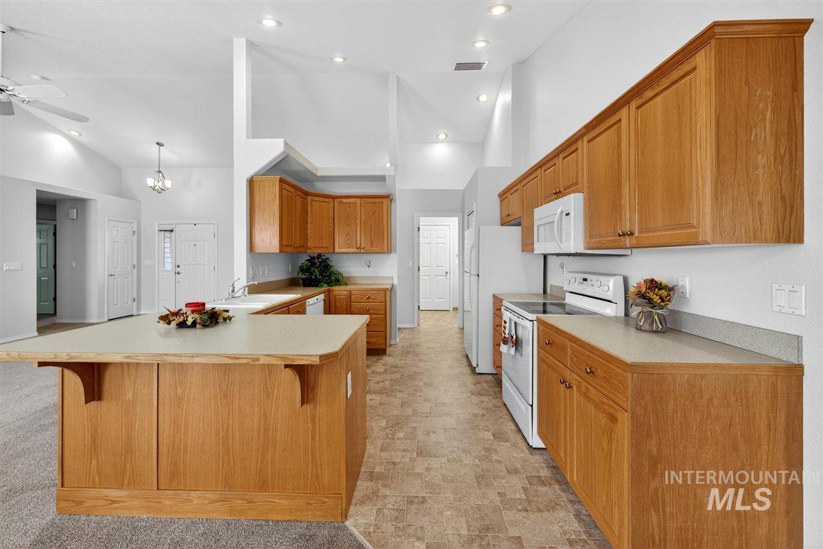 1623 Thorn Creek Ct, Nampa, Idaho 83686, 4 Bedrooms, 2 Bathrooms, Residential For Sale, Price $425,000,MLS 98966298