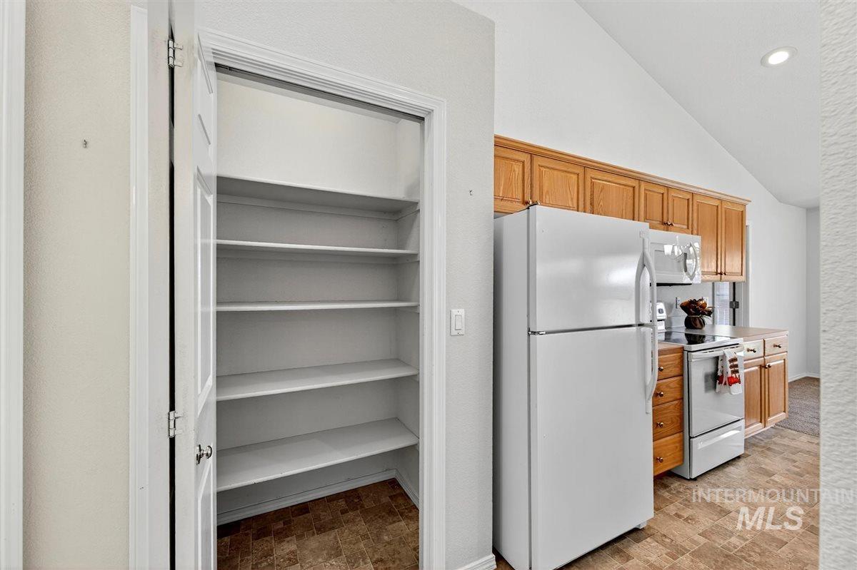 1623 Thorn Creek Ct, Nampa, Idaho 83686, 4 Bedrooms, 2 Bathrooms, Residential For Sale, Price $425,000,MLS 98966298