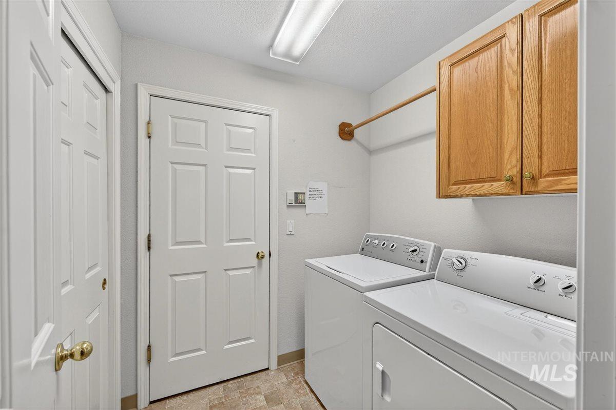 1623 Thorn Creek Ct, Nampa, Idaho 83686, 4 Bedrooms, 2 Bathrooms, Residential For Sale, Price $425,000,MLS 98966298