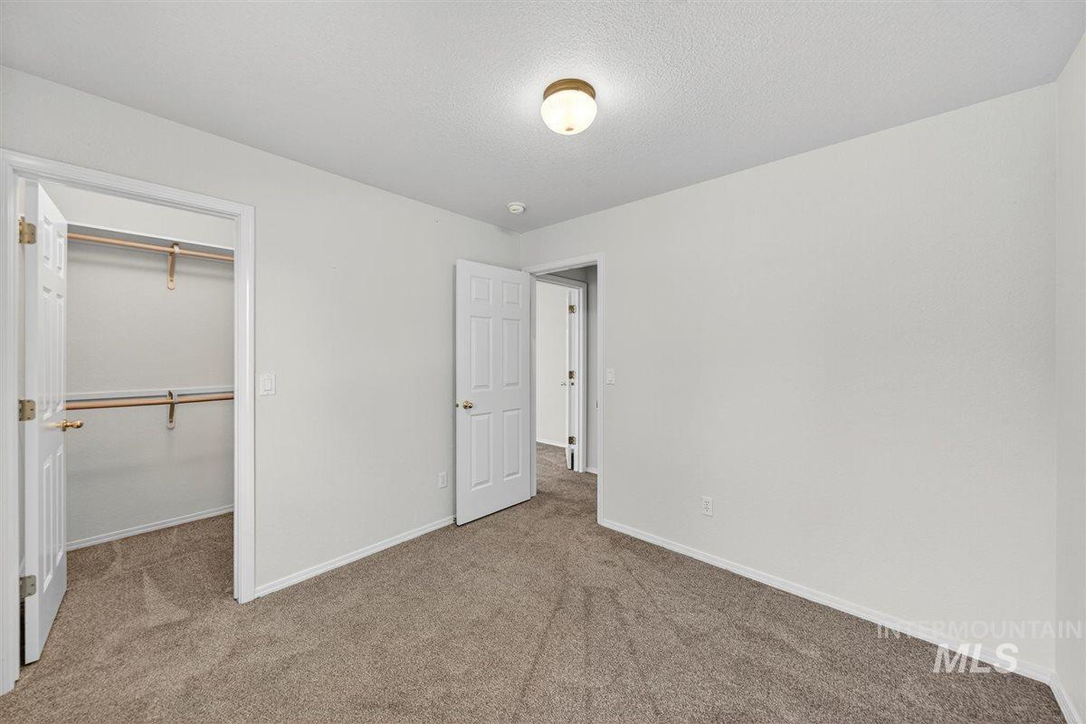 1623 Thorn Creek Ct, Nampa, Idaho 83686, 4 Bedrooms, 2 Bathrooms, Residential For Sale, Price $425,000,MLS 98966298