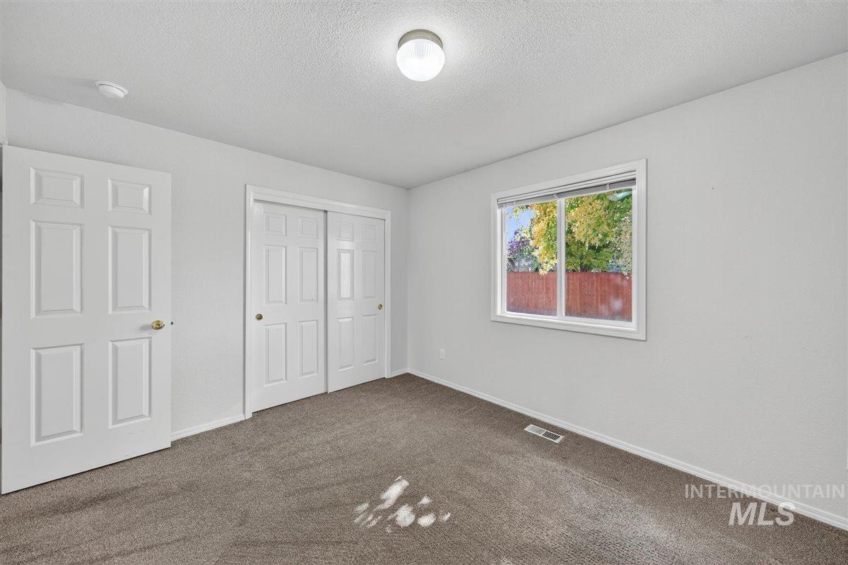 1623 Thorn Creek Ct, Nampa, Idaho 83686, 4 Bedrooms, 2 Bathrooms, Residential For Sale, Price $425,000,MLS 98966298