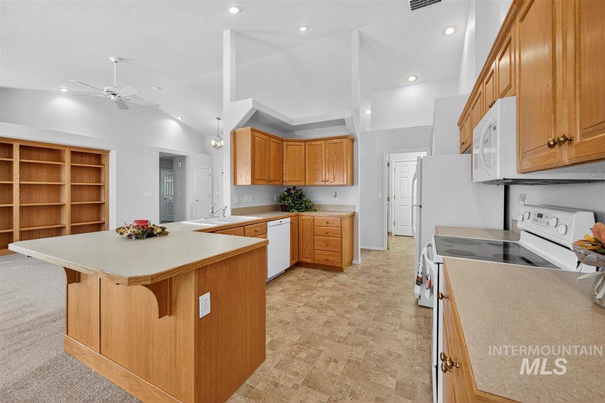 1623 Thorn Creek Ct, Nampa, Idaho 83686, 4 Bedrooms, 2 Bathrooms, Residential For Sale, Price $425,000,MLS 98966298