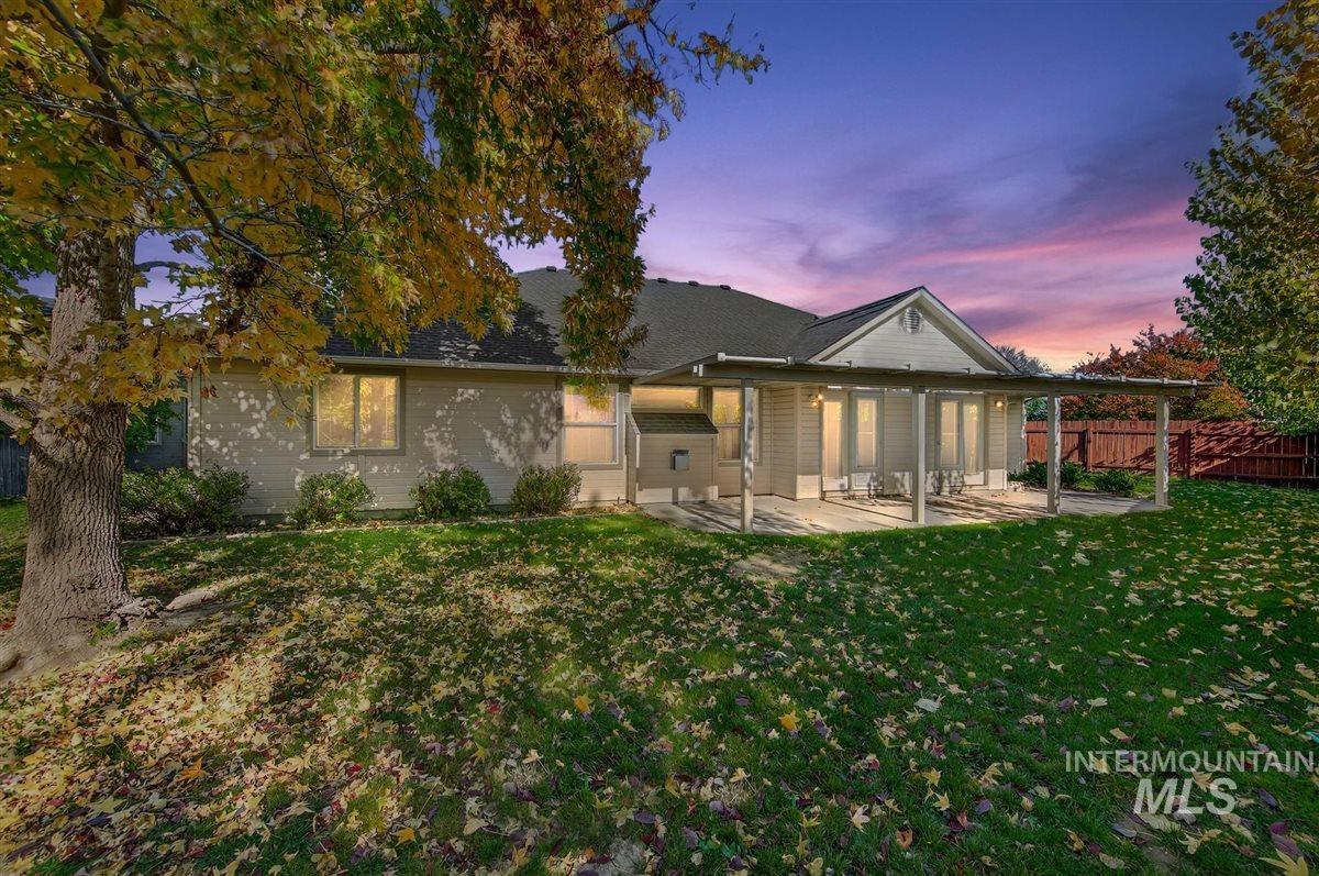 1623 Thorn Creek Ct, Nampa, Idaho 83686, 4 Bedrooms, 2 Bathrooms, Residential For Sale, Price $425,000,MLS 98966298