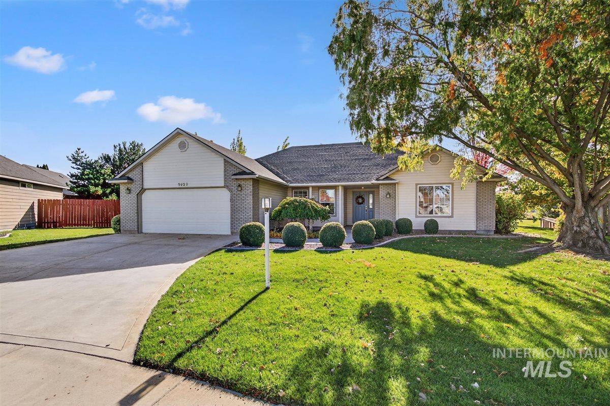 1623 Thorn Creek Ct, Nampa, Idaho 83686, 4 Bedrooms, 2 Bathrooms, Residential For Sale, Price $425,000,MLS 98966298