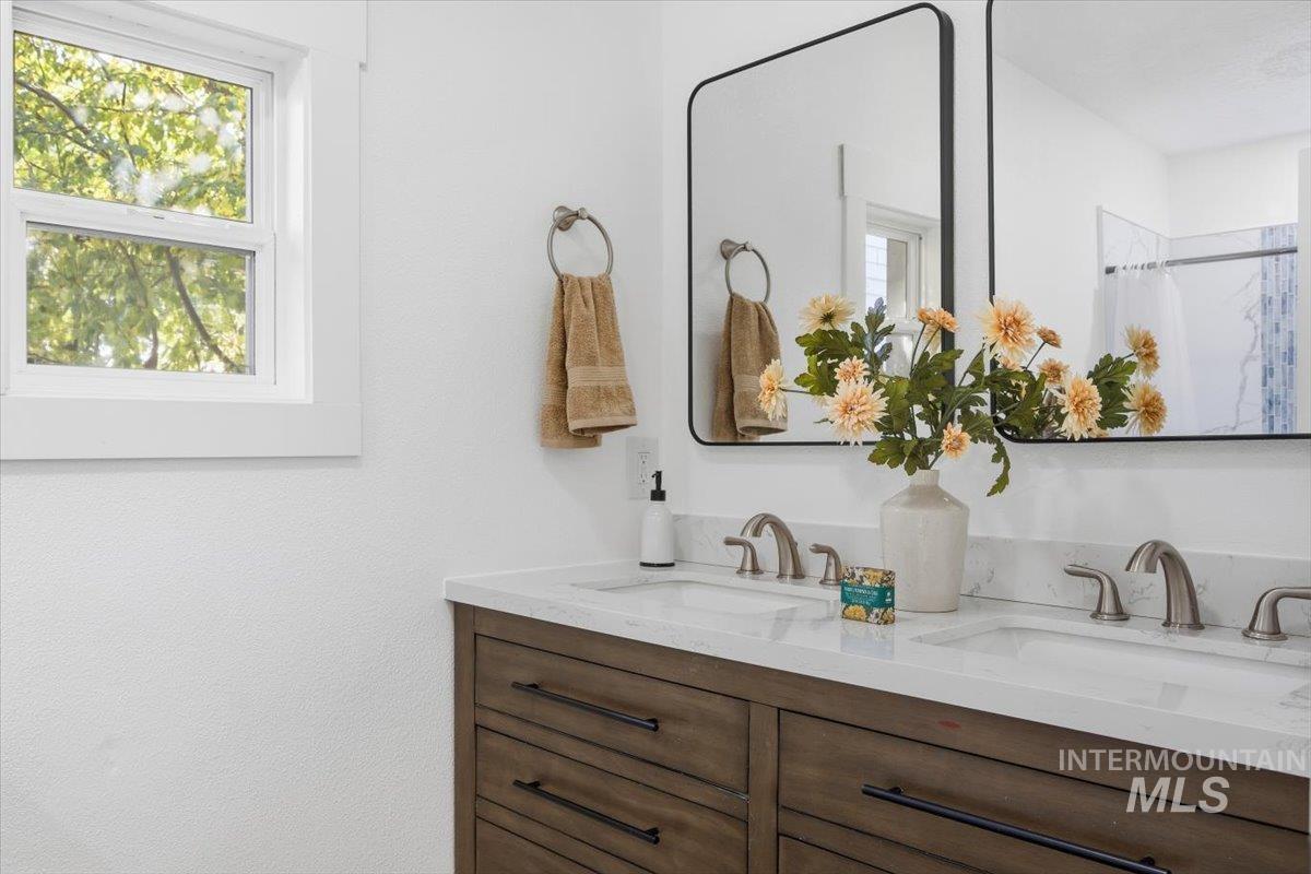 1407 S Roosevelt, Boise, Idaho 83705, 4 Bedrooms, 2 Bathrooms, Residential For Sale, Price $547,500,MLS 98966310