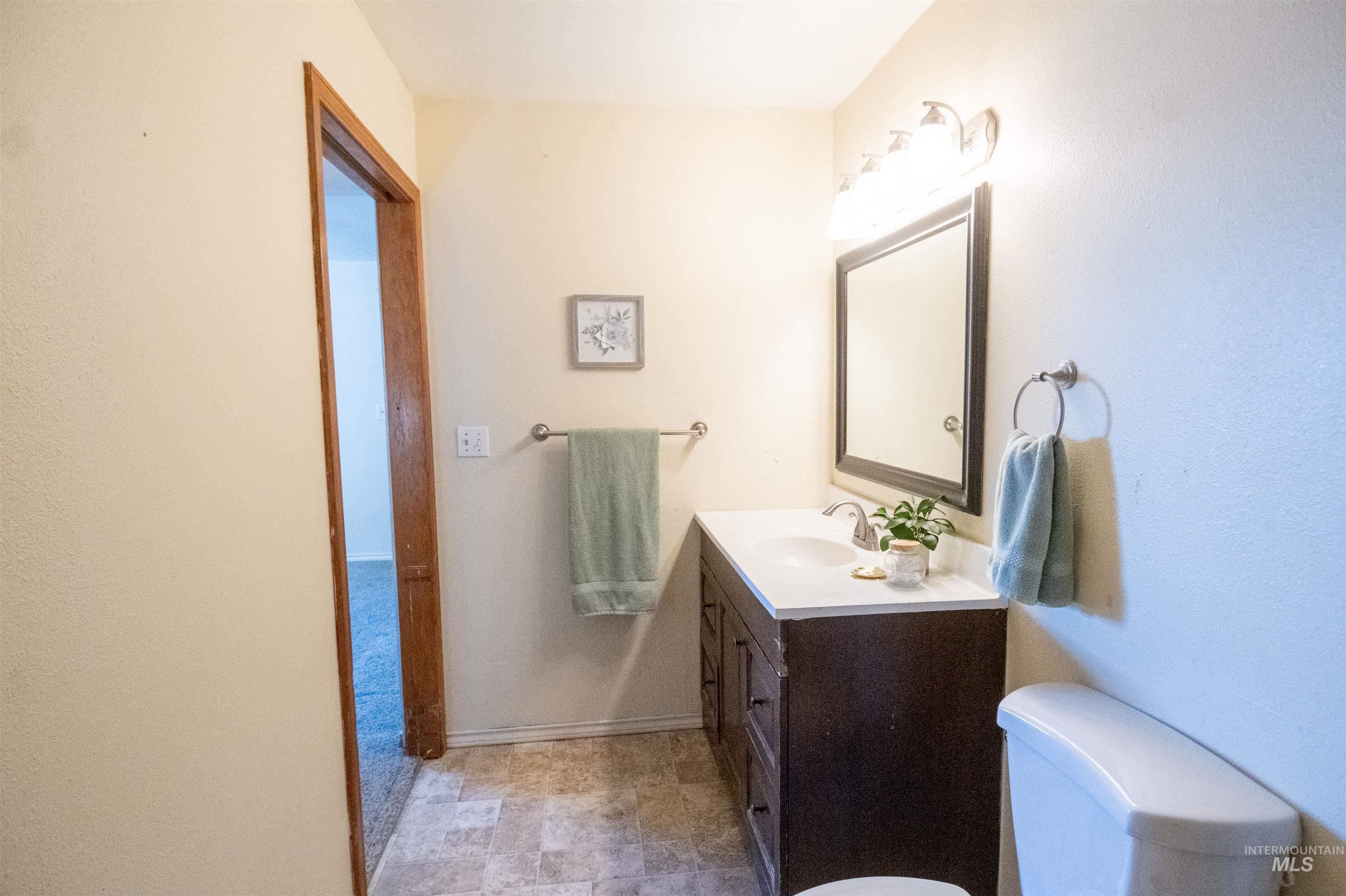 680 E 12th N, Mountain Home, Idaho 83647-6368, 3 Bedrooms, 2 Bathrooms, Residential For Sale, Price $315,000,MLS 98966312