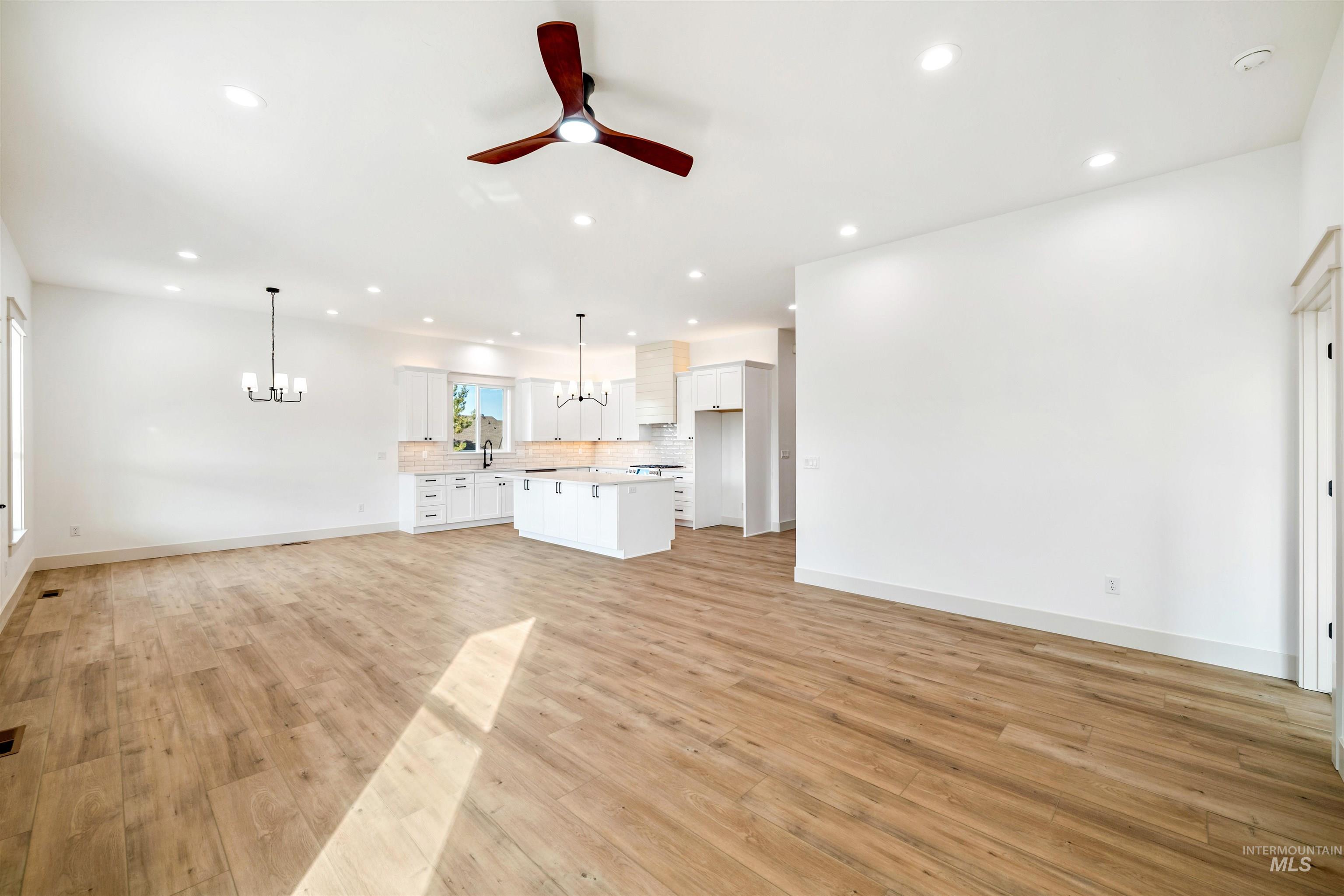 438 E Elaine Ct, Nampa, Idaho 83686, 3 Bedrooms, 2.5 Bathrooms, Residential For Sale, Price $725,000,MLS 98966316