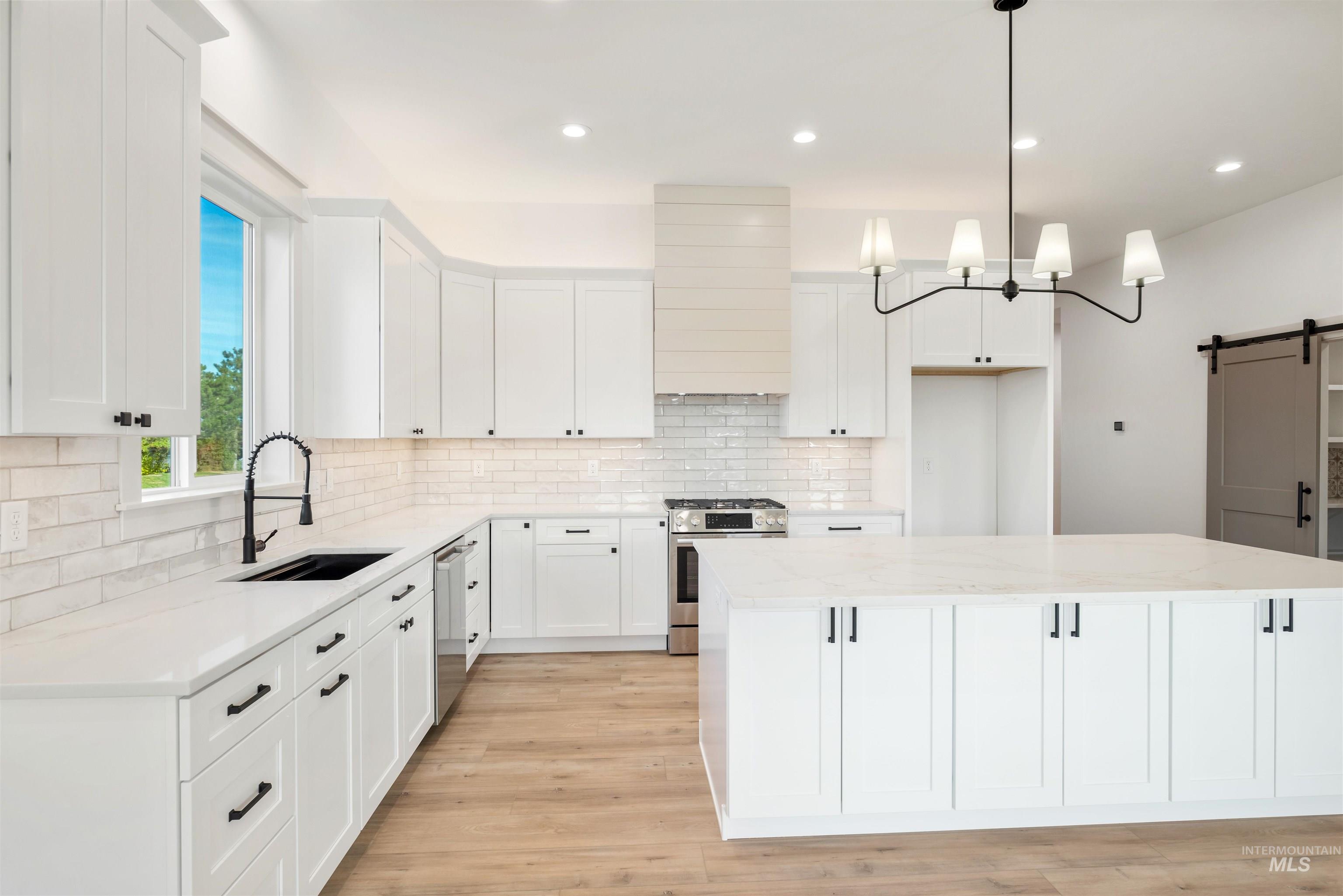 438 E Elaine Ct, Nampa, Idaho 83686, 3 Bedrooms, 2.5 Bathrooms, Residential For Sale, Price $725,000,MLS 98966316