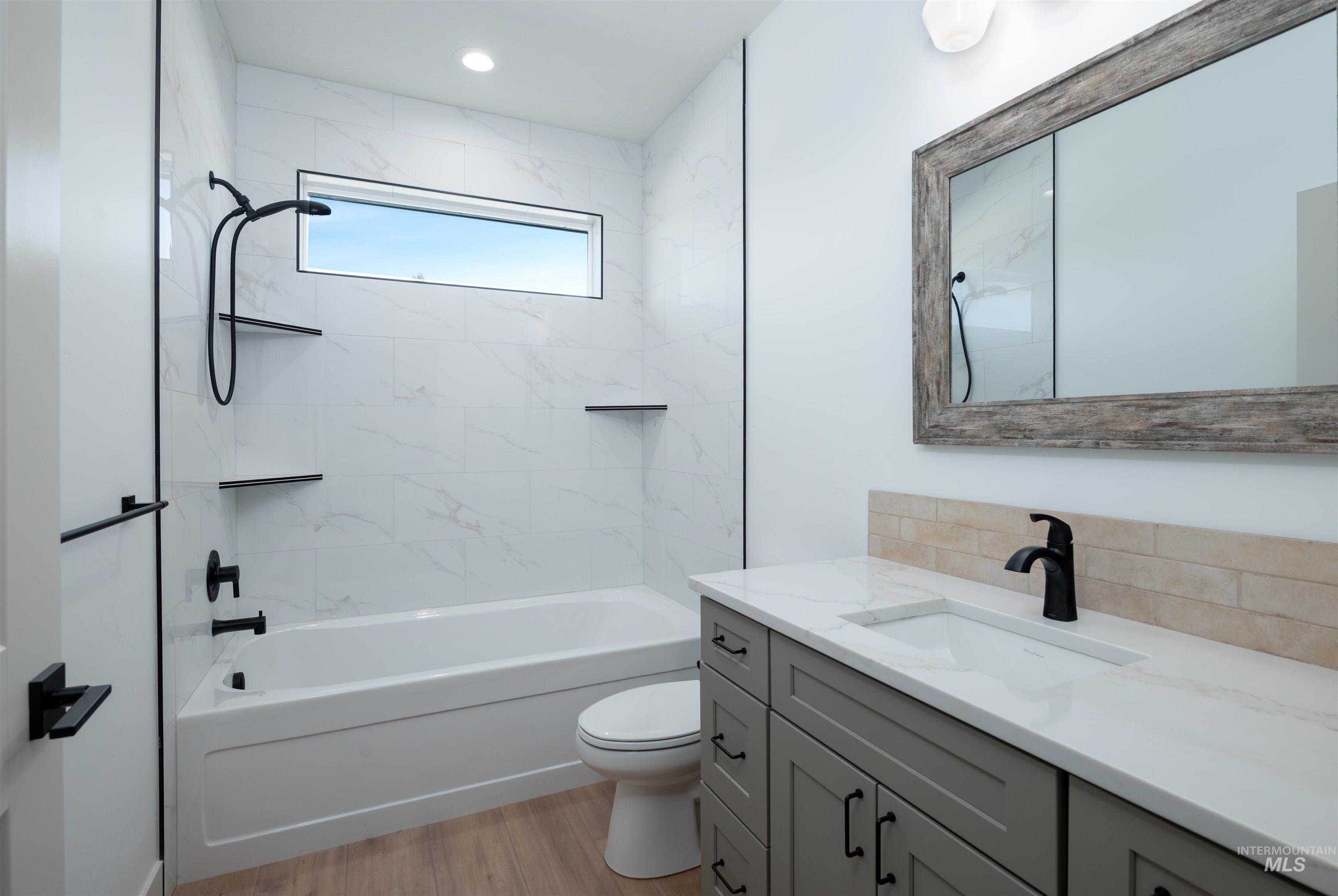 438 E Elaine Ct, Nampa, Idaho 83686, 3 Bedrooms, 2.5 Bathrooms, Residential For Sale, Price $725,000,MLS 98966316