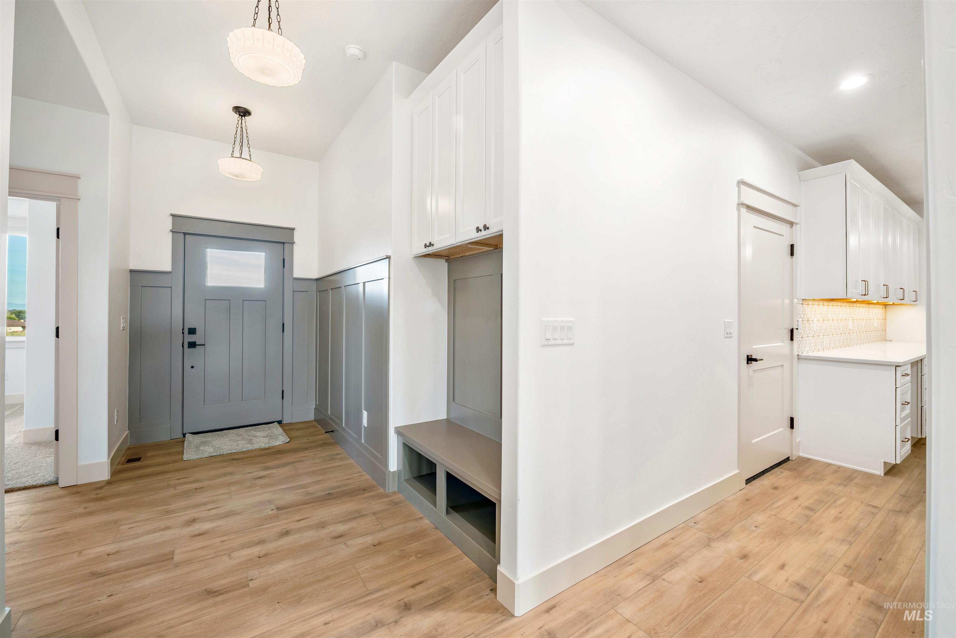 438 E Elaine Ct, Nampa, Idaho 83686, 3 Bedrooms, 2.5 Bathrooms, Residential For Sale, Price $725,000,MLS 98966316