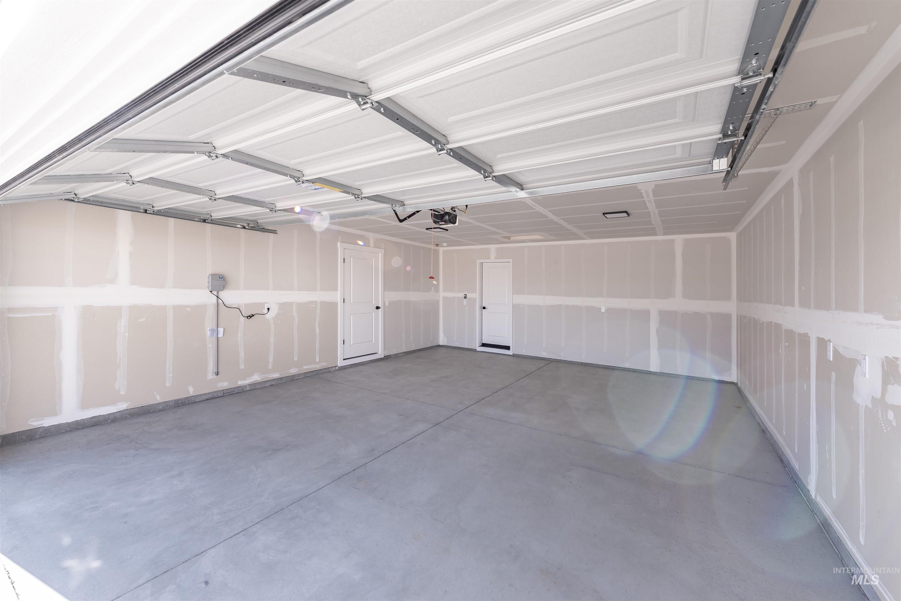 295 E. Chevy Dr., Boise, Idaho 83716, 2 Bedrooms, 2 Bathrooms, Residential For Sale, Price $374,900,MLS 98966317