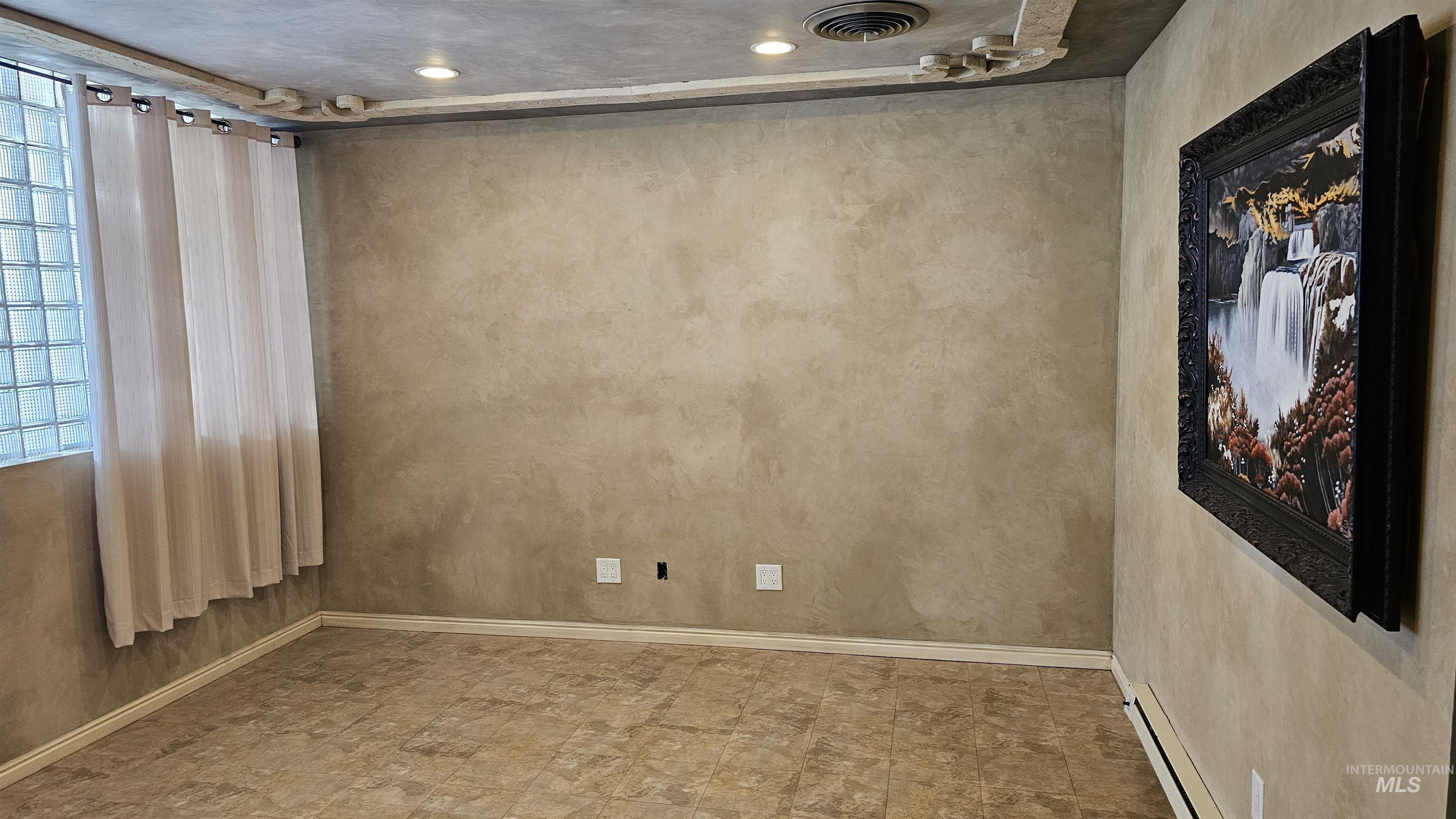 248 Idaho St S., Twin Falls, Idaho 83301, Business/Commercial For Sale, Price $30,000,MLS 98966320