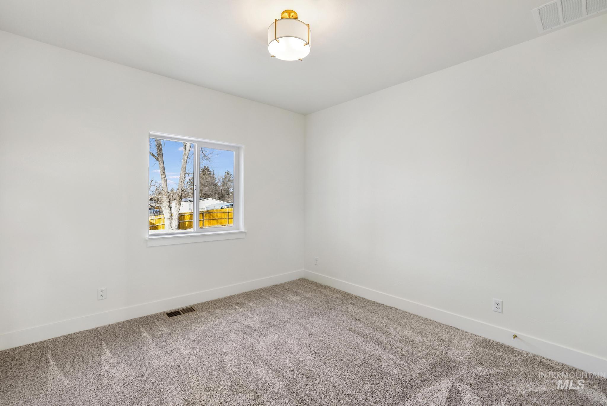 601 Glen Eagle, Jerome, Idaho 83338, 3 Bedrooms, 2 Bathrooms, Residential For Sale, Price $430,000, 98966324