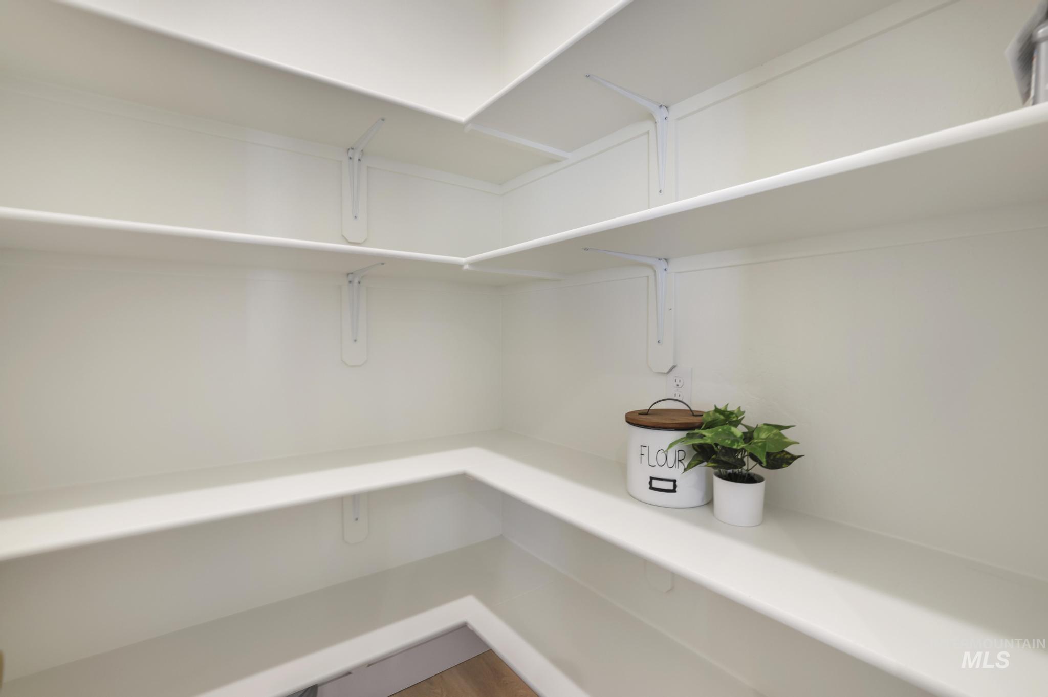 601 Glen Eagle, Jerome, Idaho 83338, 3 Bedrooms, 2 Bathrooms, Residential For Sale, Price $430,000, 98966324