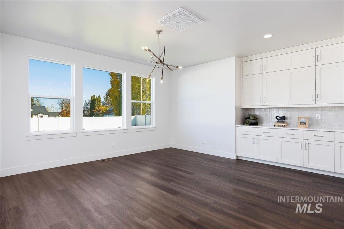 306 Maxine Lane West, Kimberly, Idaho 83341, 4 Bedrooms, 3 Bathrooms, Residential For Sale, Price $681,800,MLS 98966327