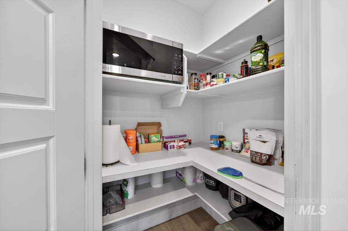 3473 N Sirocco Avenue, Meridian, Idaho 83646, 4 Bedrooms, 2.5 Bathrooms, Residential For Sale, Price $629,900,MLS 98966331