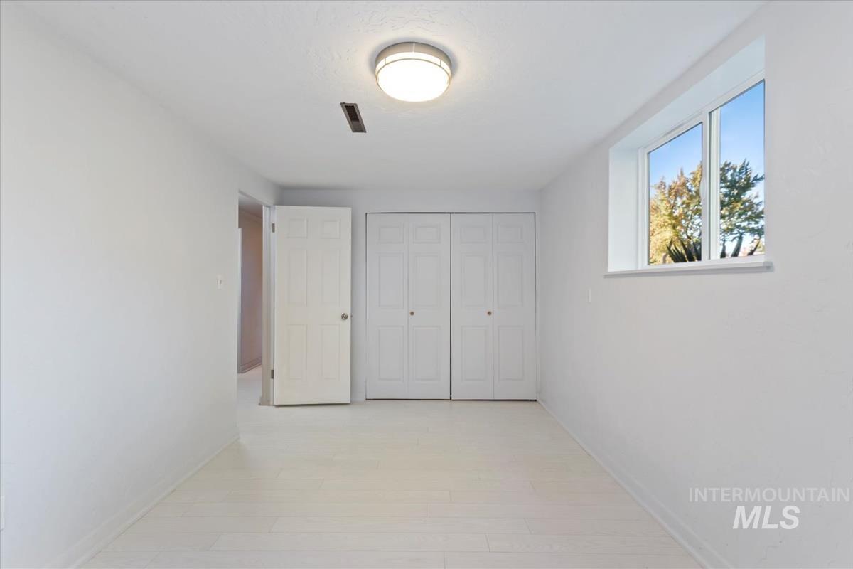 2412 W Hill Rd, Boise, Idaho 83702, 4 Bedrooms, 2 Bathrooms, Residential For Sale, Price $609,900,MLS 98966350