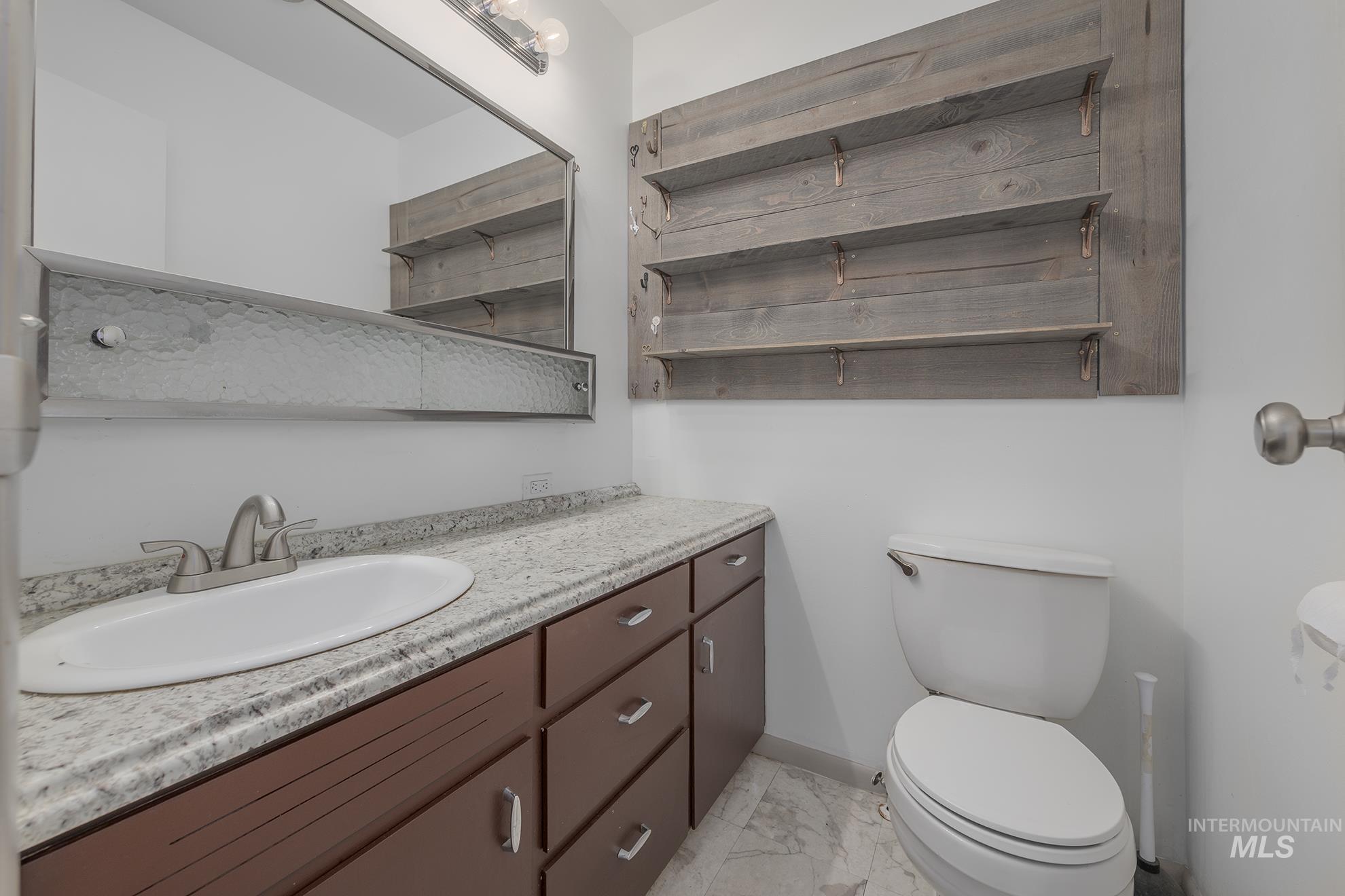 28552 Market Rd, Caldwell, Idaho 83607, 3 Bedrooms, 1.5 Bathrooms, Residential For Sale, Price $575,000,MLS 98966352