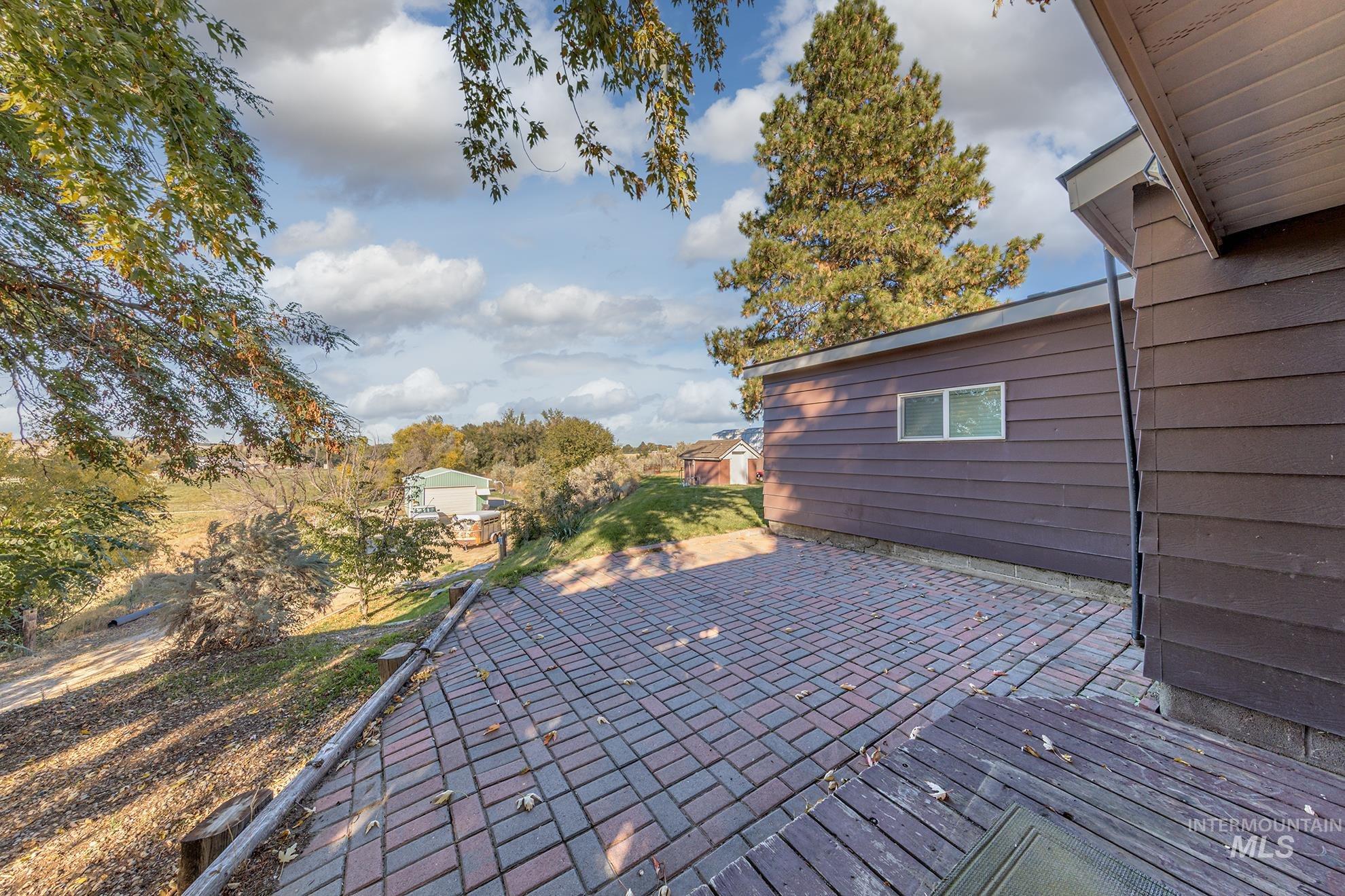 28552 Market Rd, Caldwell, Idaho 83607, 3 Bedrooms, 1.5 Bathrooms, Residential For Sale, Price $575,000,MLS 98966352