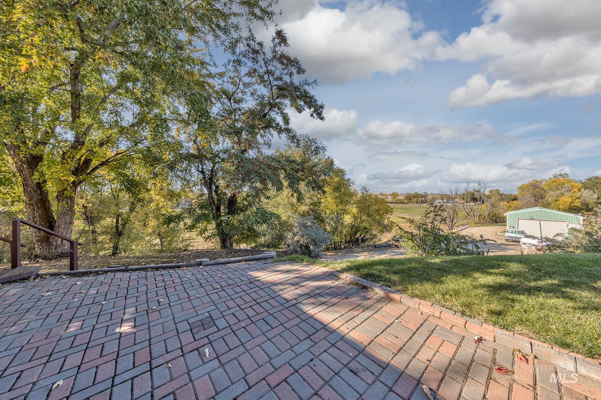 28552 Market Rd, Caldwell, Idaho 83607, 3 Bedrooms, 1.5 Bathrooms, Residential For Sale, Price $575,000,MLS 98966352