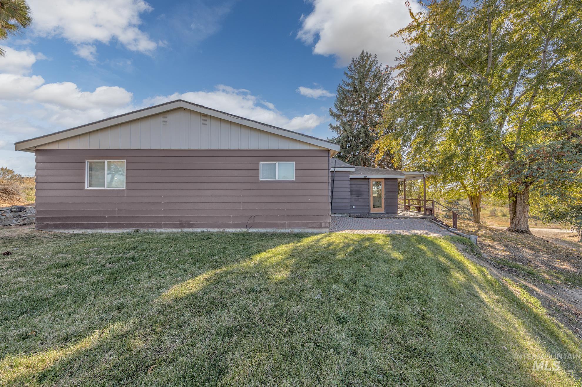 28552 Market Rd, Caldwell, Idaho 83607, 3 Bedrooms, 1.5 Bathrooms, Residential For Sale, Price $575,000,MLS 98966352