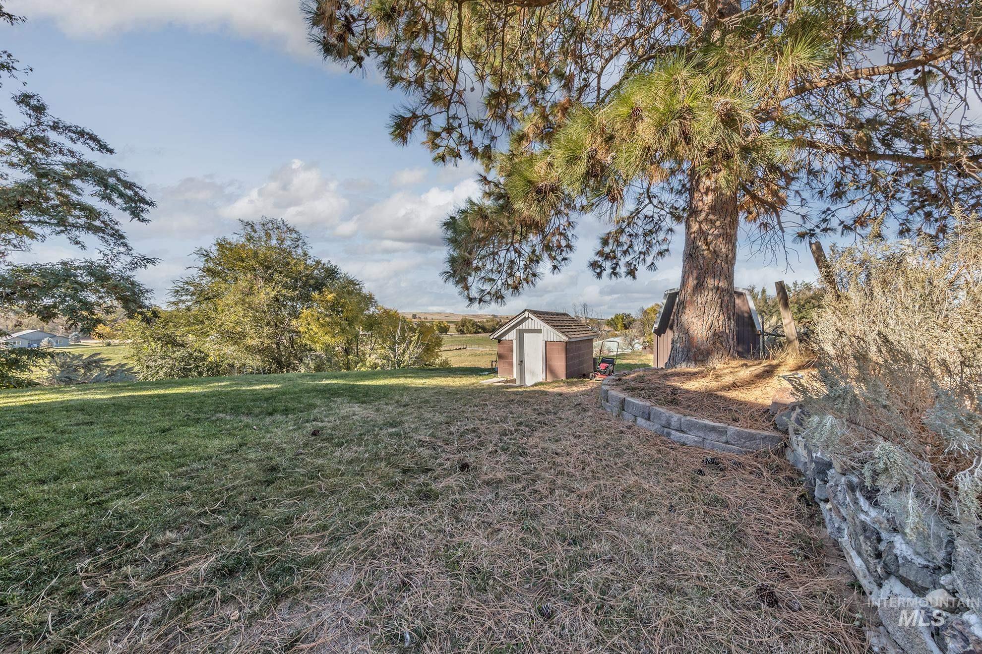 28552 Market Rd, Caldwell, Idaho 83607, 3 Bedrooms, 1.5 Bathrooms, Residential For Sale, Price $575,000,MLS 98966352