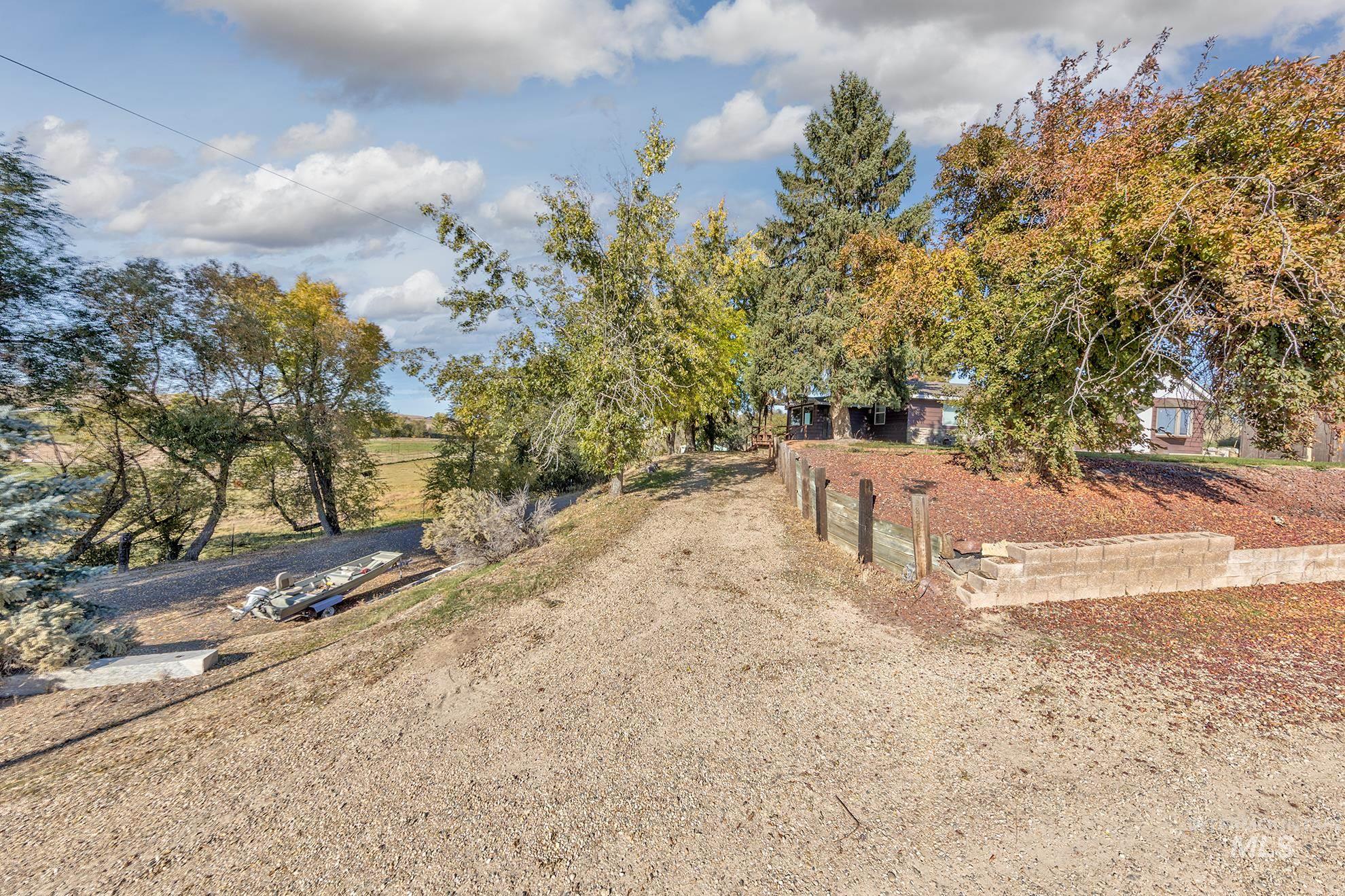 28552 Market Rd, Caldwell, Idaho 83607, 3 Bedrooms, 1.5 Bathrooms, Residential For Sale, Price $575,000,MLS 98966352