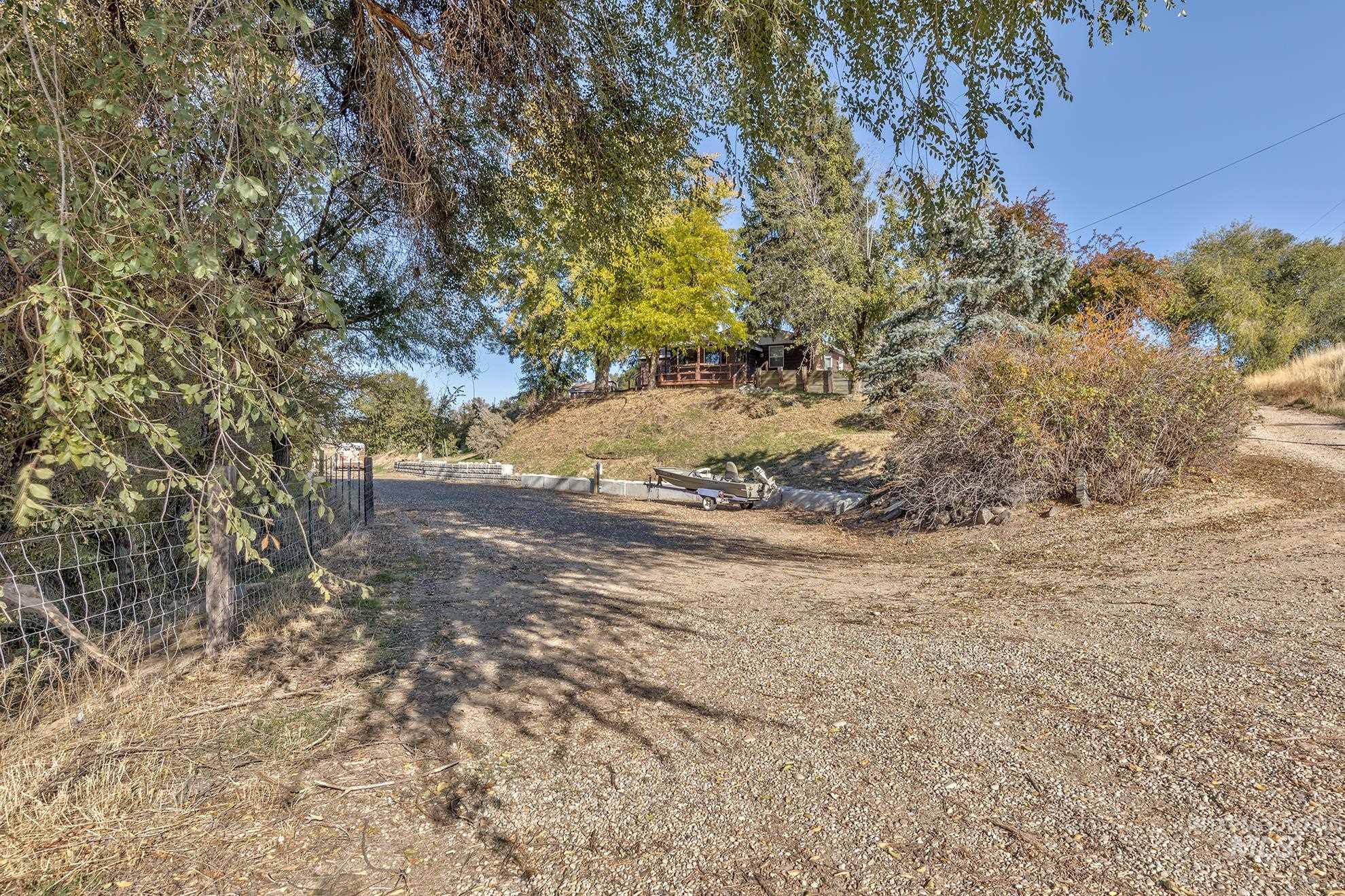 28552 Market Rd, Caldwell, Idaho 83607, 3 Bedrooms, 1.5 Bathrooms, Residential For Sale, Price $575,000,MLS 98966352