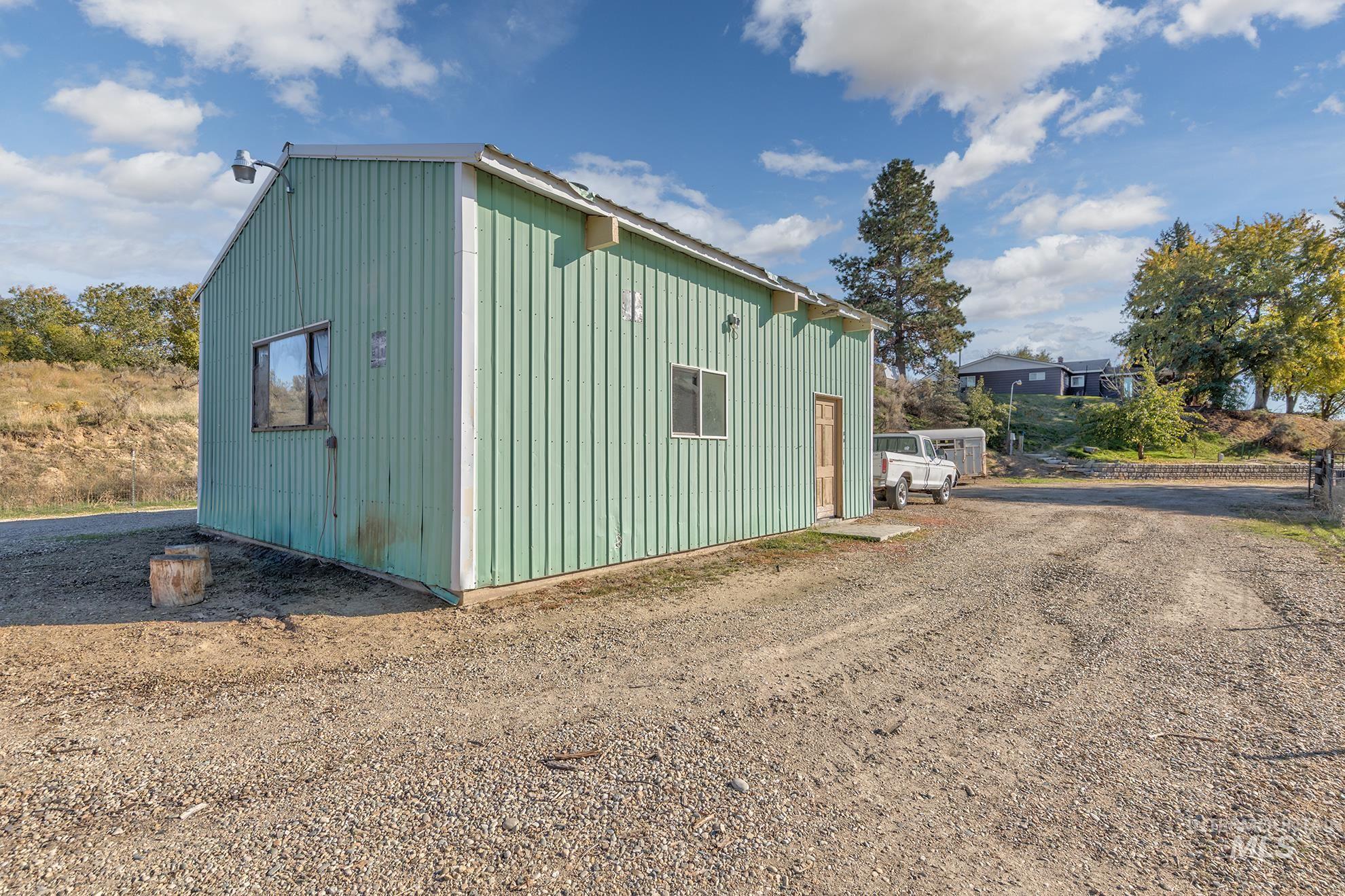 28552 Market Rd, Caldwell, Idaho 83607, 3 Bedrooms, 1.5 Bathrooms, Residential For Sale, Price $575,000,MLS 98966352