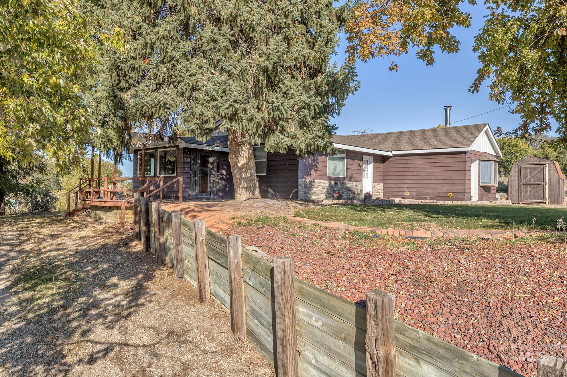 28552 Market Rd, Caldwell, Idaho 83607, 3 Bedrooms, 1.5 Bathrooms, Residential For Sale, Price $575,000,MLS 98966352
