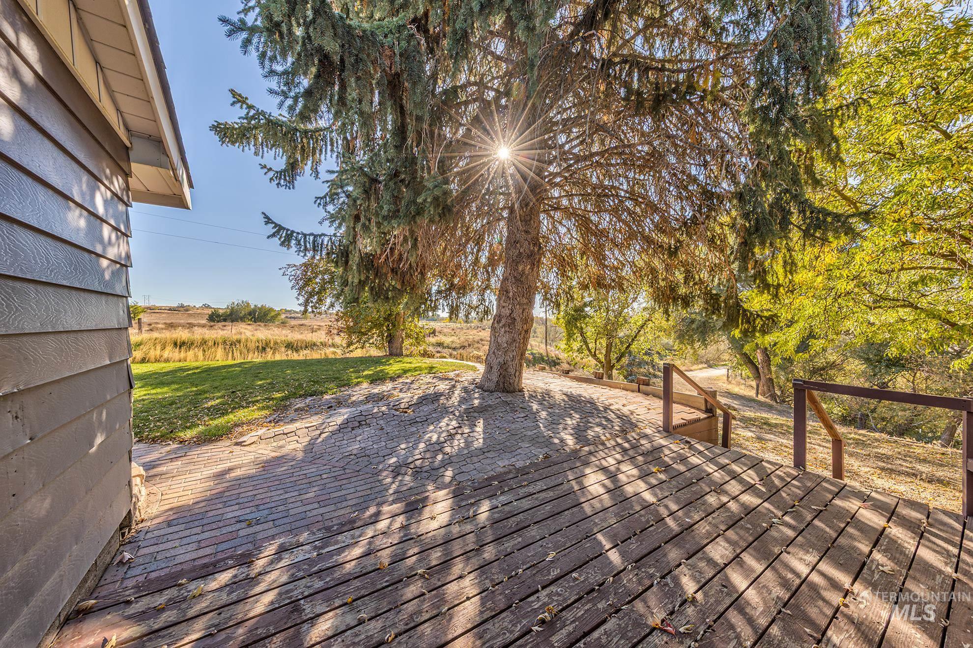 28552 Market Rd, Caldwell, Idaho 83607, 3 Bedrooms, 1.5 Bathrooms, Residential For Sale, Price $575,000,MLS 98966352