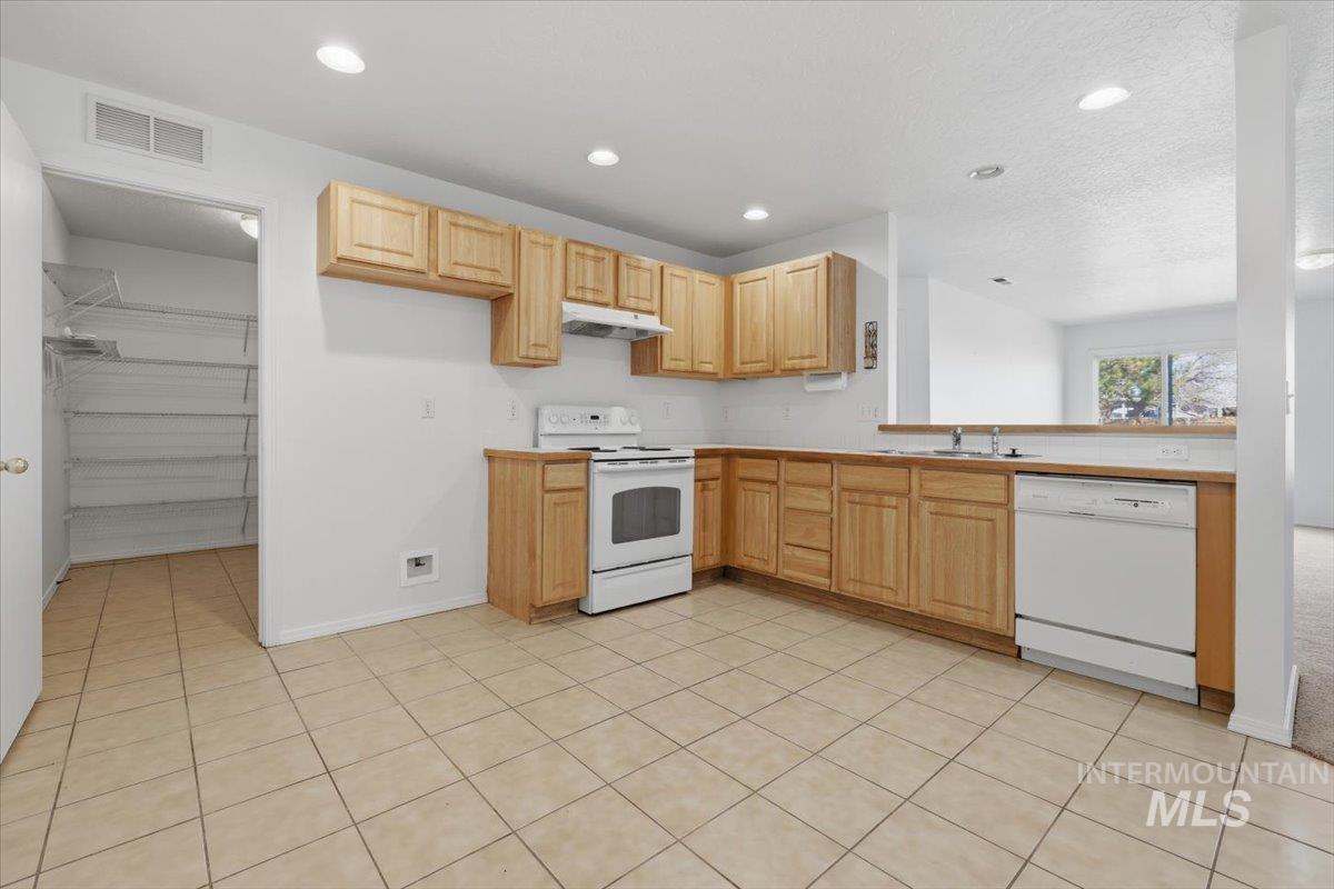 3511 Central Park St, Caldwell, Idaho 83606, 3 Bedrooms, 2 Bathrooms, Residential For Sale, Price $348,000, 98966356