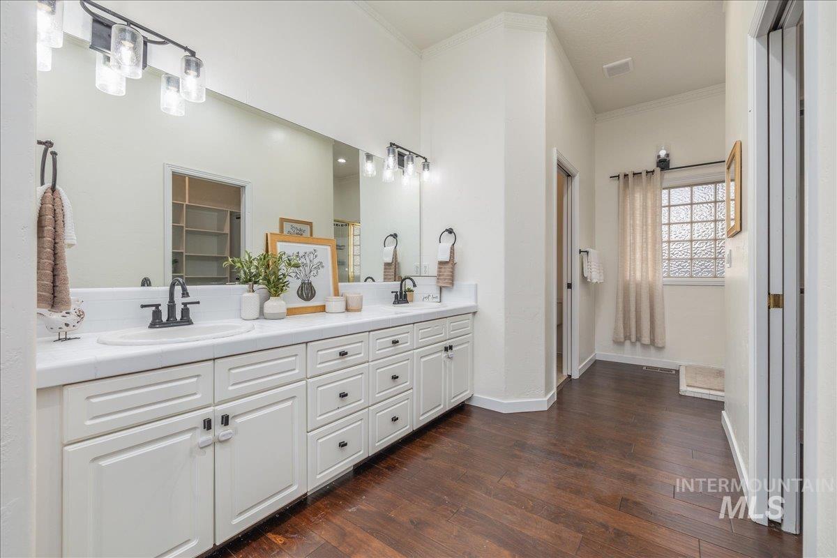 13228 Crescent Dr, Nampa, Idaho 83686, 5 Bedrooms, 3 Bathrooms, Residential For Sale, Price $1,000,000,MLS 98966358