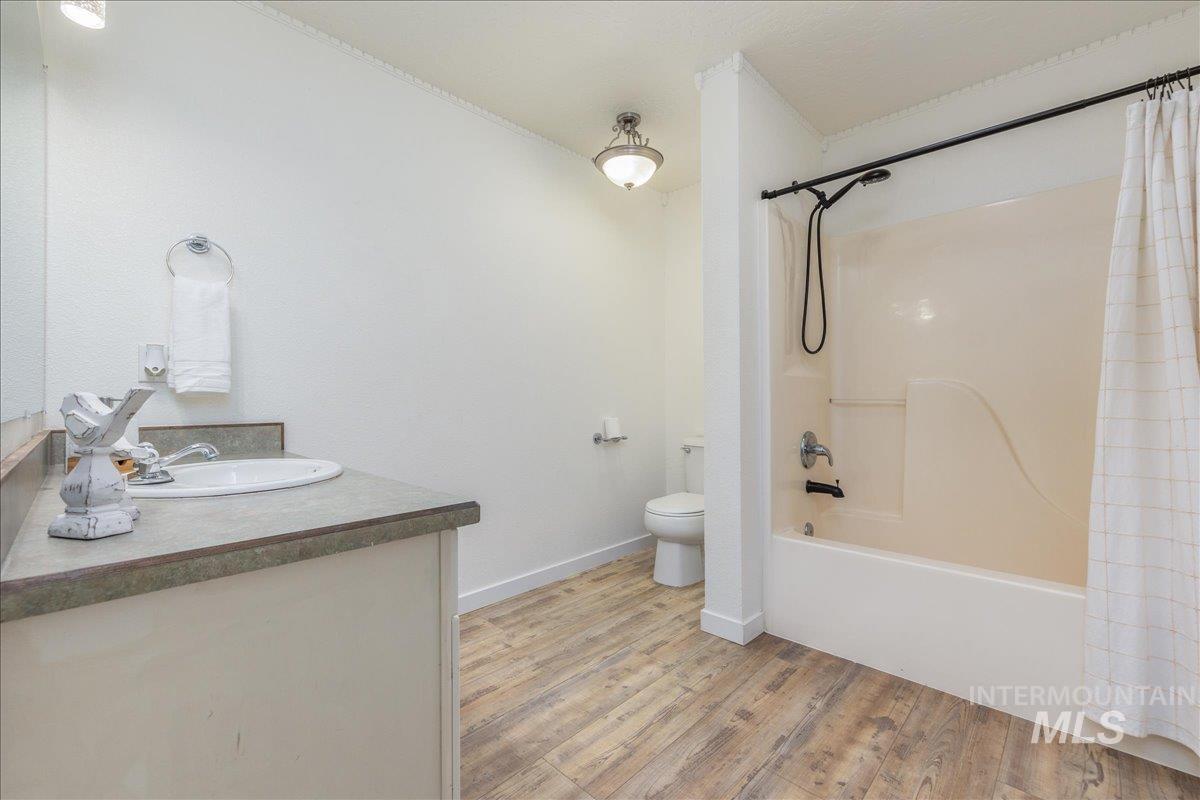 13228 Crescent Dr, Nampa, Idaho 83686, 5 Bedrooms, 3 Bathrooms, Residential For Sale, Price $1,000,000,MLS 98966358