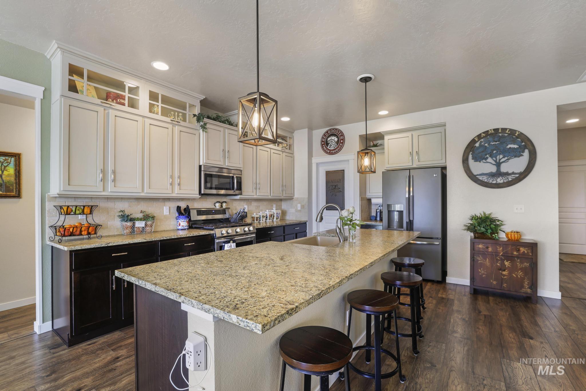 1999 Moose St., Twin Falls, Idaho 83301, 4 Bedrooms, 2 Bathrooms, Residential For Sale, Price $565,000,MLS 98966359