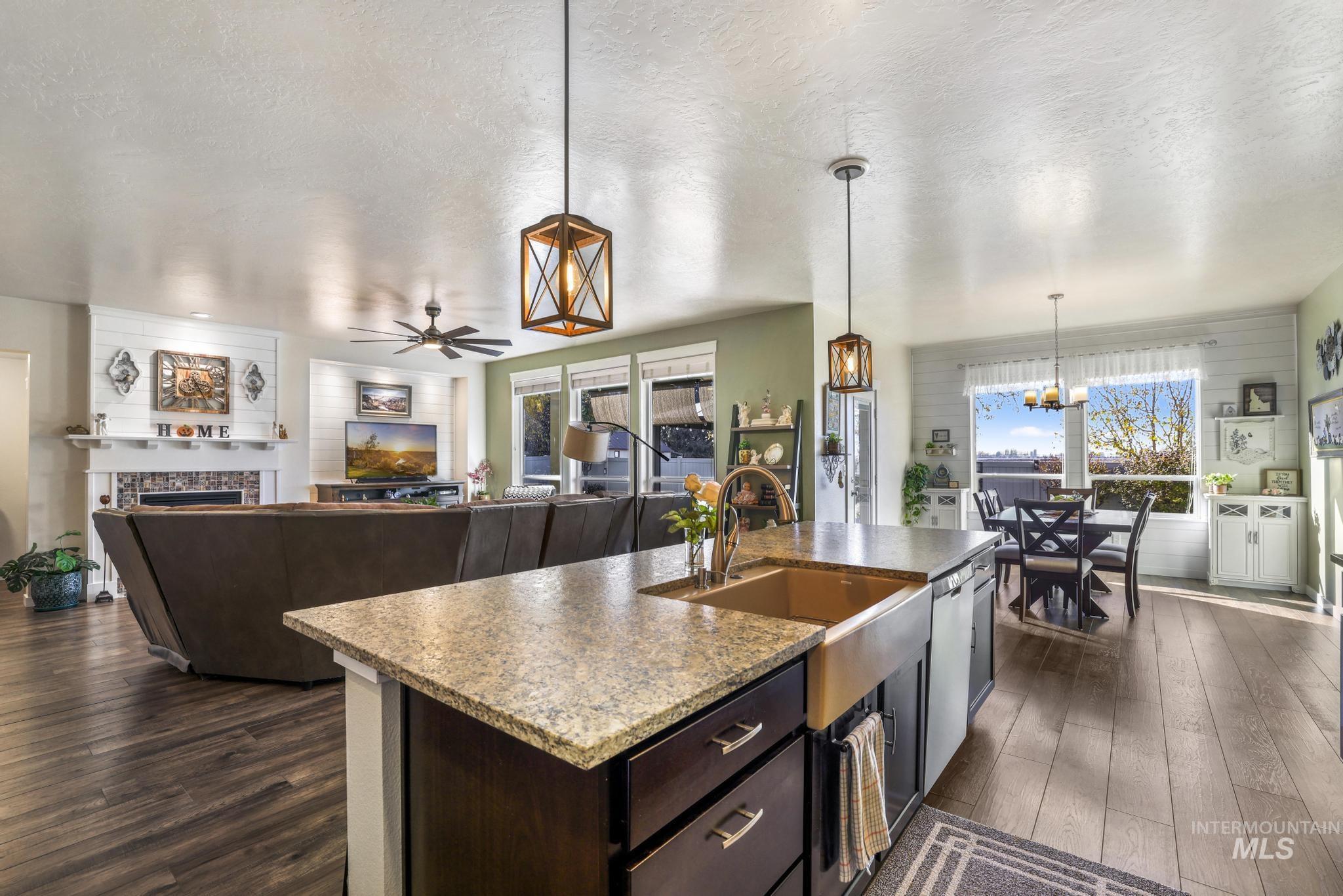 1999 Moose St., Twin Falls, Idaho 83301, 4 Bedrooms, 2 Bathrooms, Residential For Sale, Price $565,000,MLS 98966359