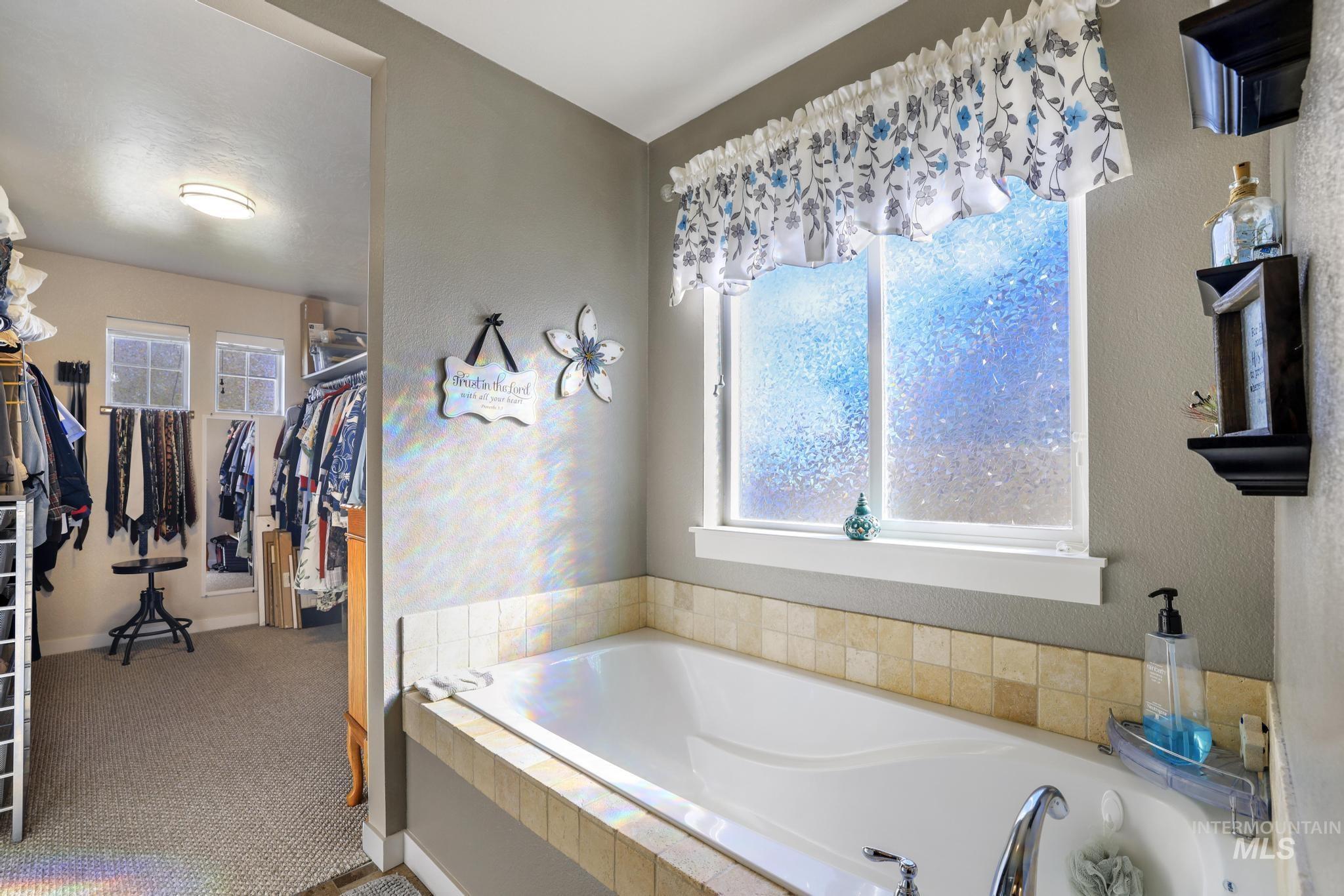 1999 Moose St., Twin Falls, Idaho 83301, 4 Bedrooms, 2 Bathrooms, Residential For Sale, Price $565,000,MLS 98966359