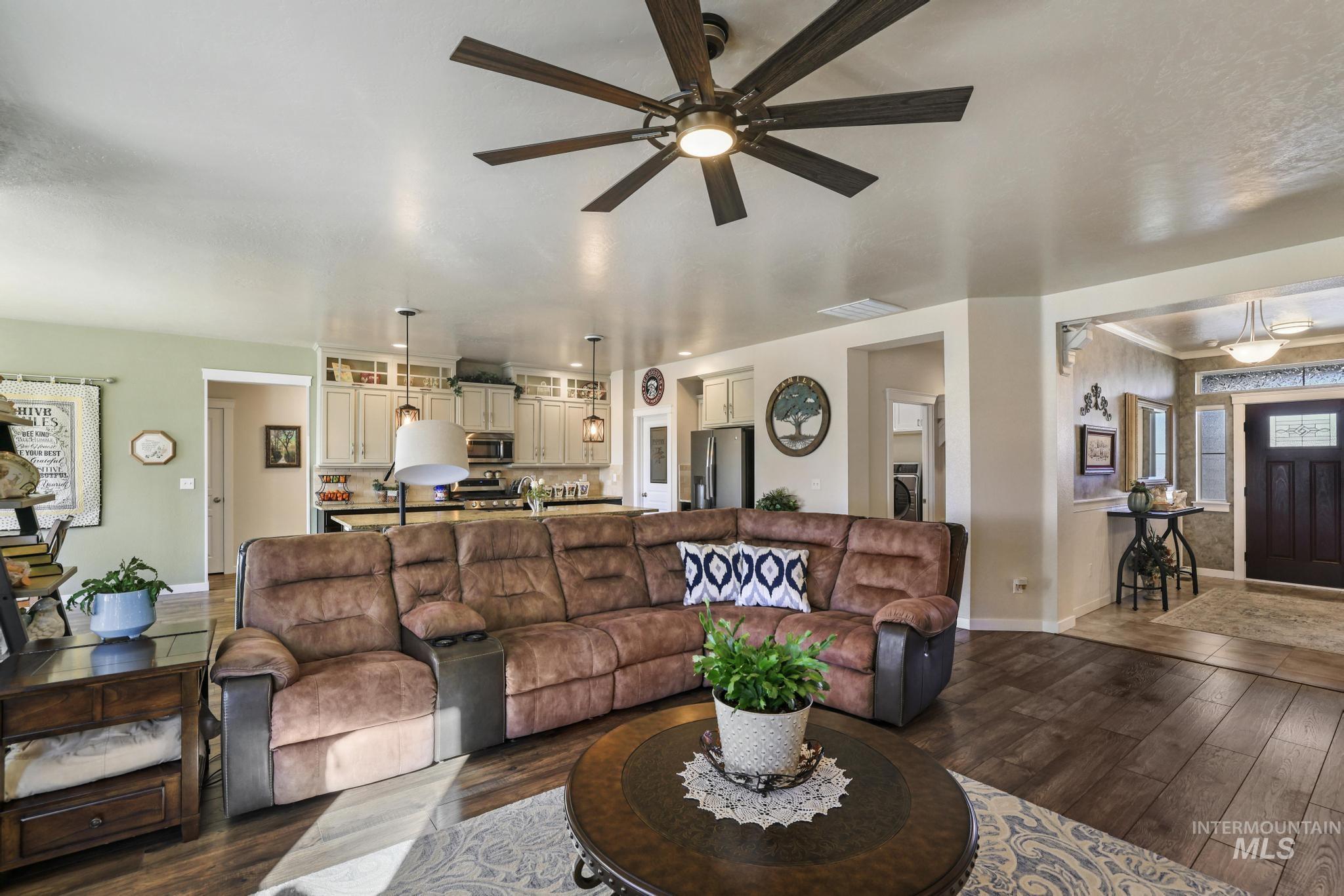 1999 Moose St., Twin Falls, Idaho 83301, 4 Bedrooms, 2 Bathrooms, Residential For Sale, Price $565,000,MLS 98966359