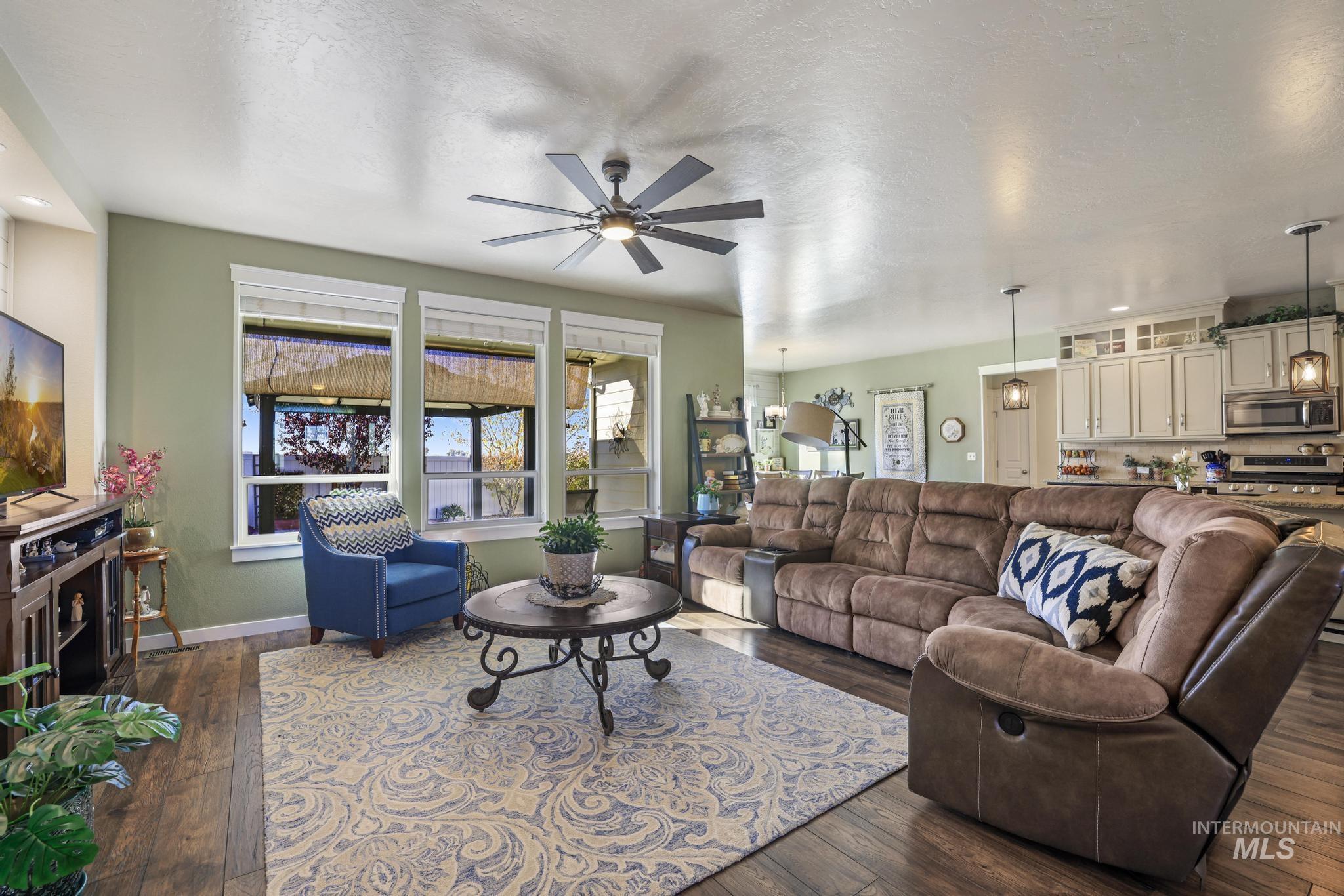 1999 Moose St., Twin Falls, Idaho 83301, 4 Bedrooms, 2 Bathrooms, Residential For Sale, Price $565,000,MLS 98966359