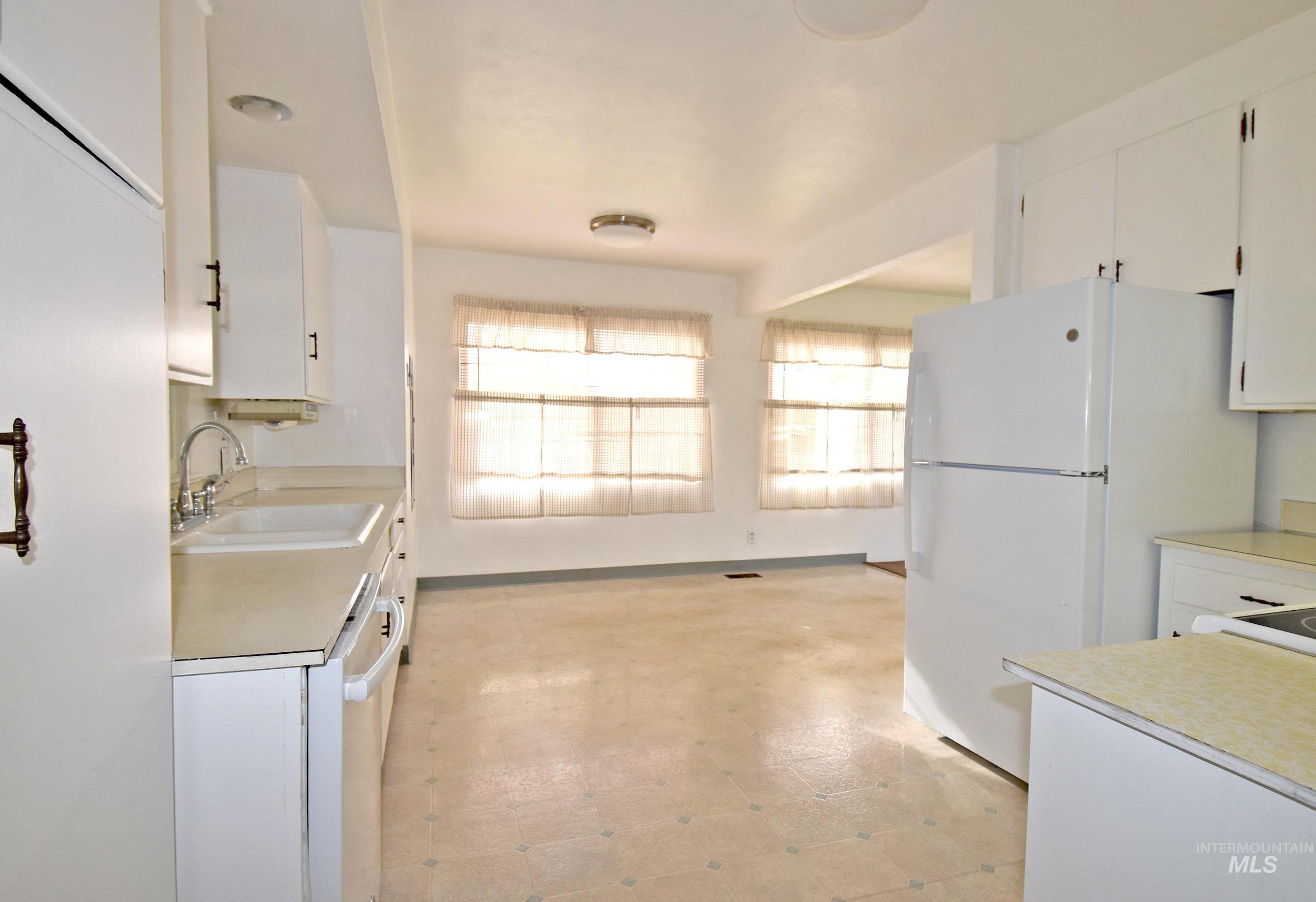 1147 5th Street, Clarkston, Washington 99403, 5 Bedrooms, 2 Bathrooms, Residential For Sale, Price $335,000, 98966360