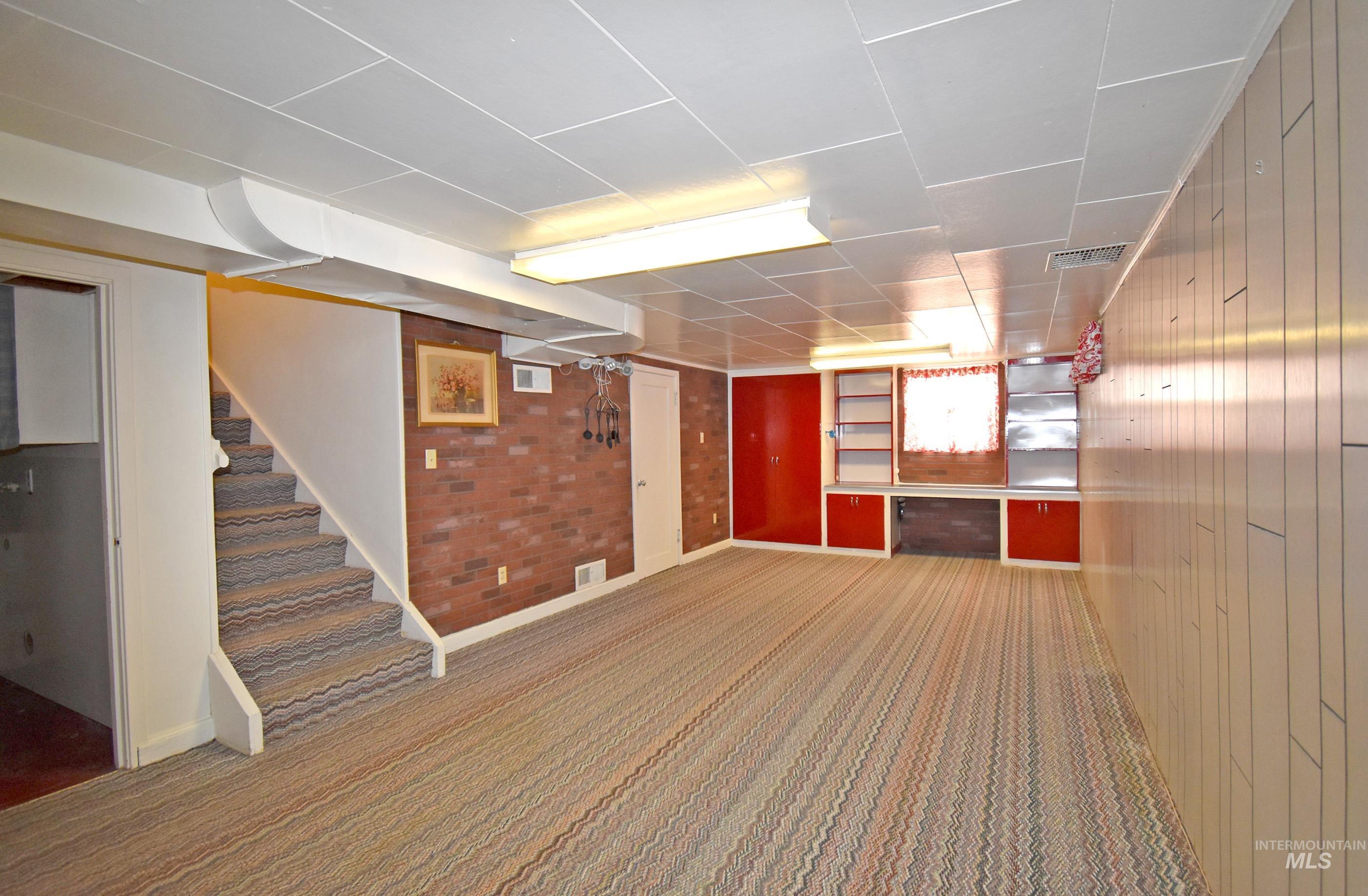 1147 5th Street, Clarkston, Washington 99403, 5 Bedrooms, 2 Bathrooms, Residential For Sale, Price $335,000, 98966360