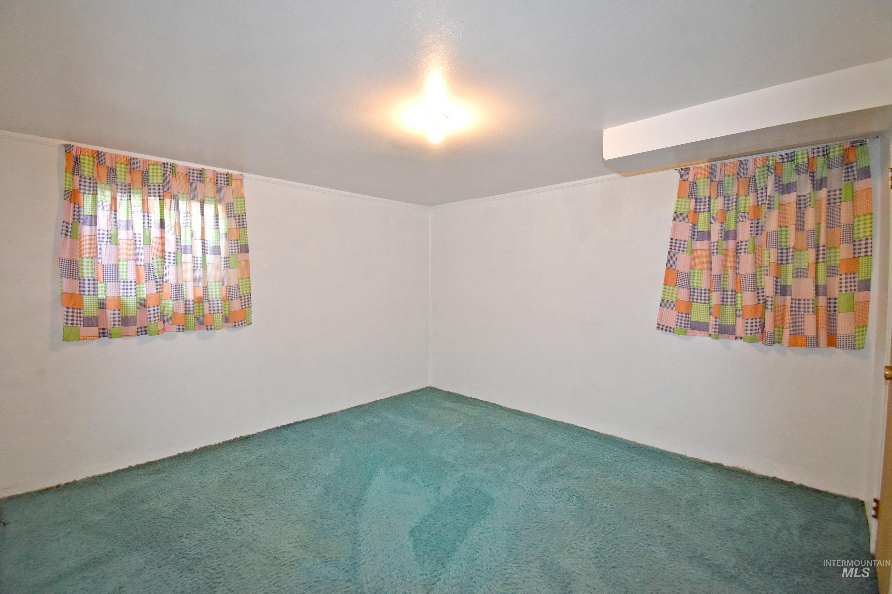 1147 5th Street, Clarkston, Washington 99403, 5 Bedrooms, 2 Bathrooms, Residential For Sale, Price $335,000, 98966360